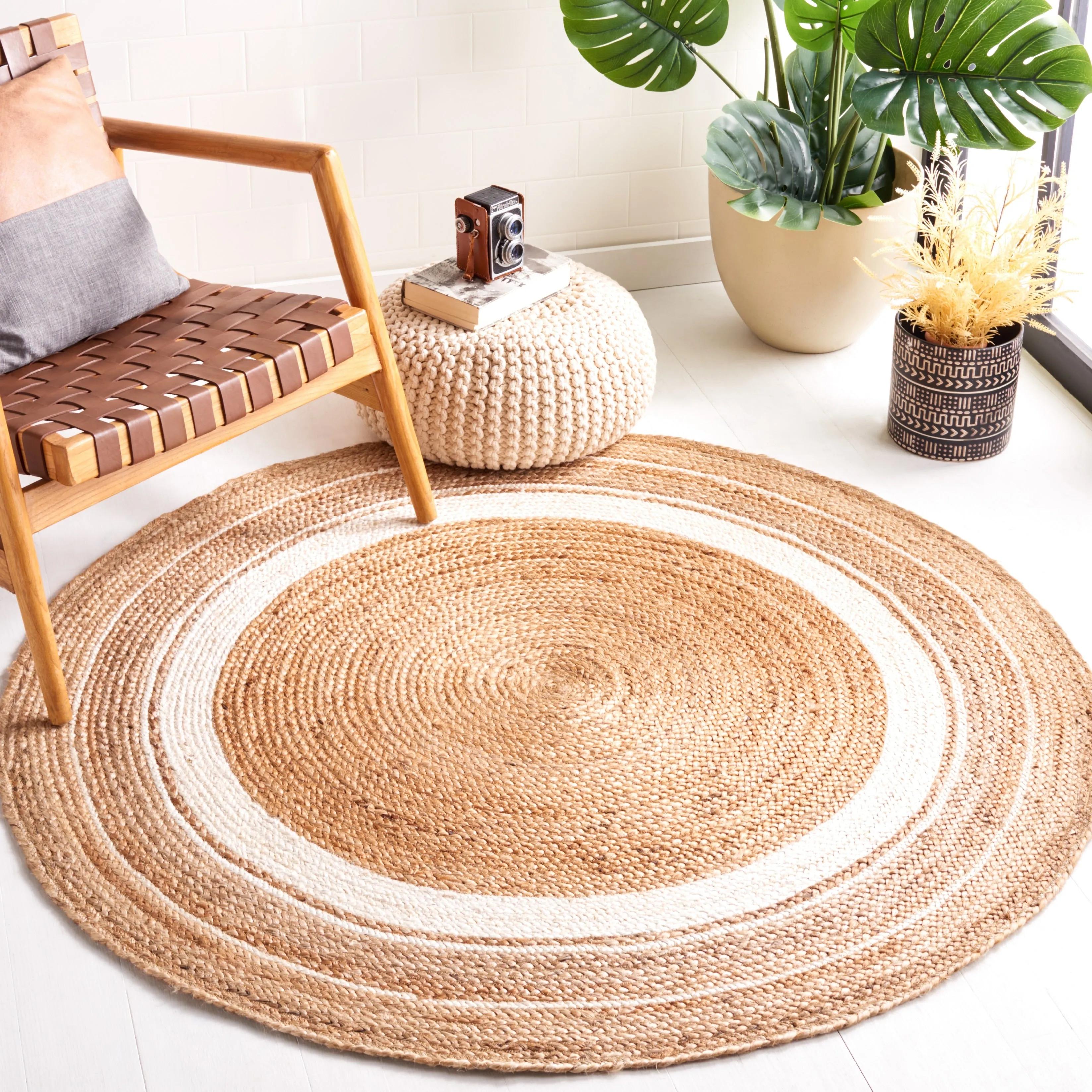 SAFAVIEH Natural Fiber Concetta Country Farmhouse Jute Rug