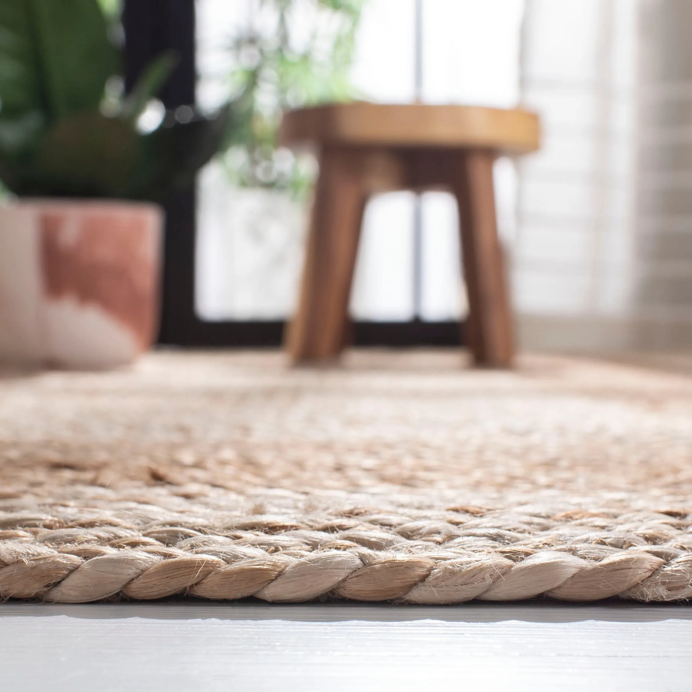 SAFAVIEH Natural Fiber Ethie Border Jute Rug