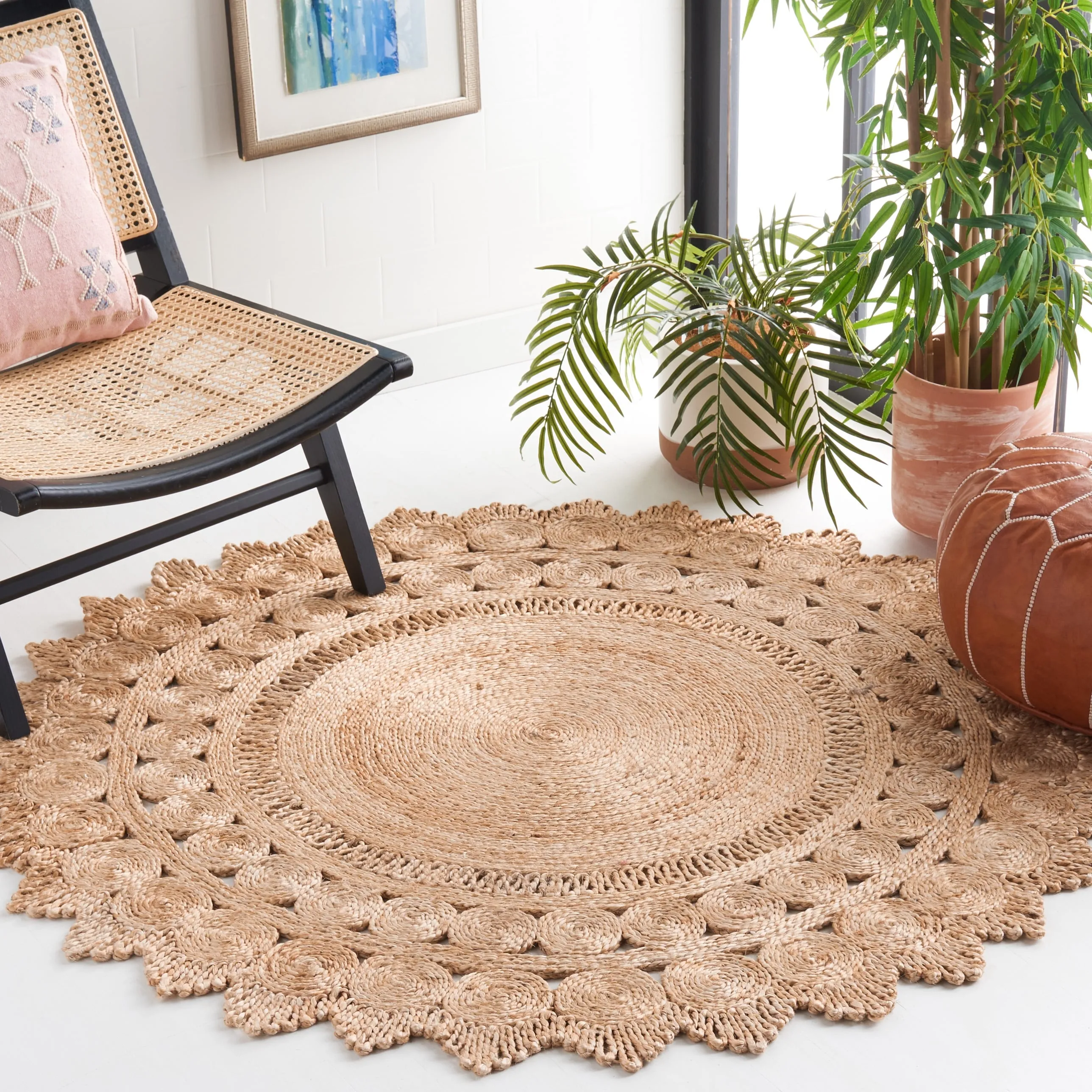 SAFAVIEH Natural Fiber Ouida French Country Round Jute Rug
