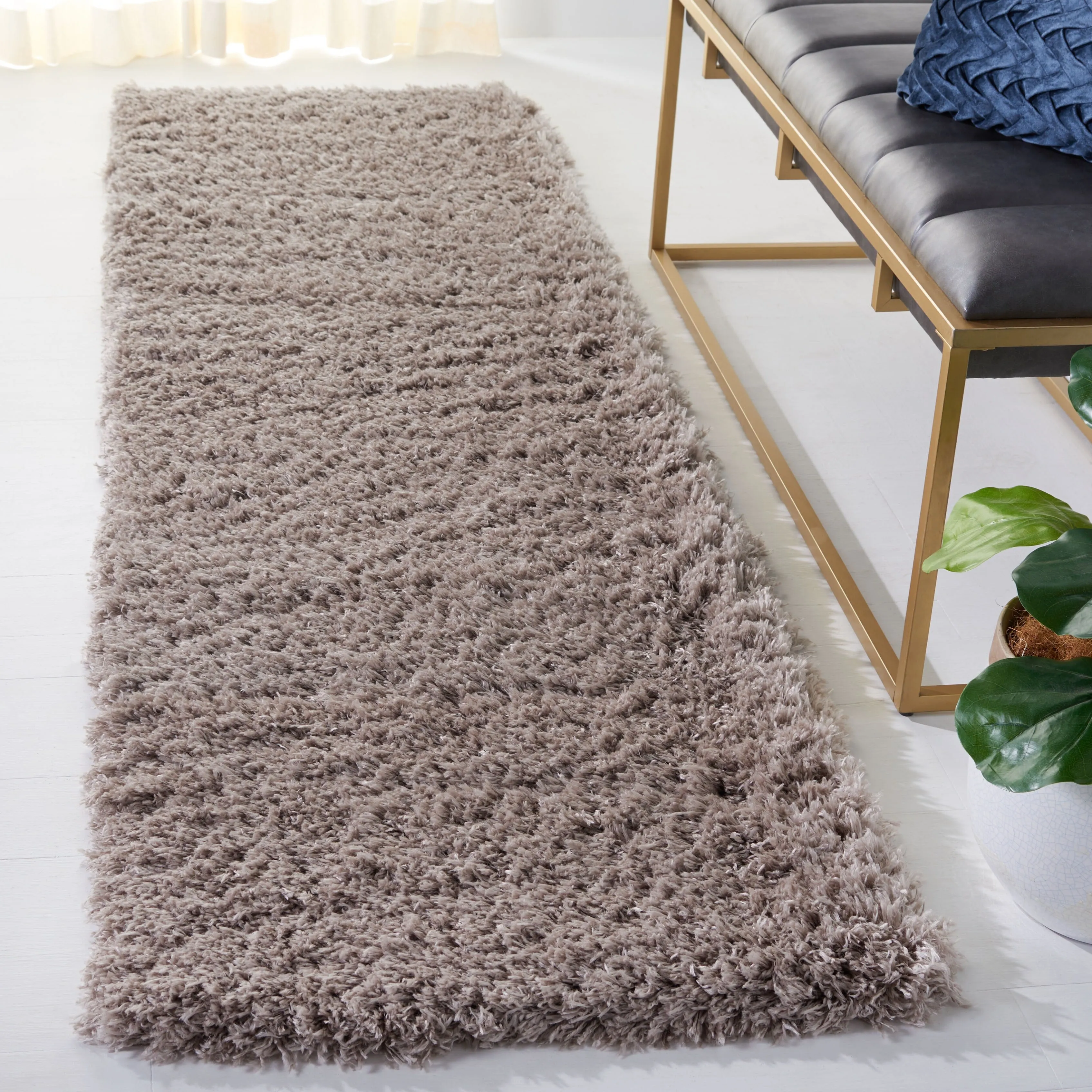 SAFAVIEH Polar Shag Alabama Glam Solid 3-inch Extra Thick