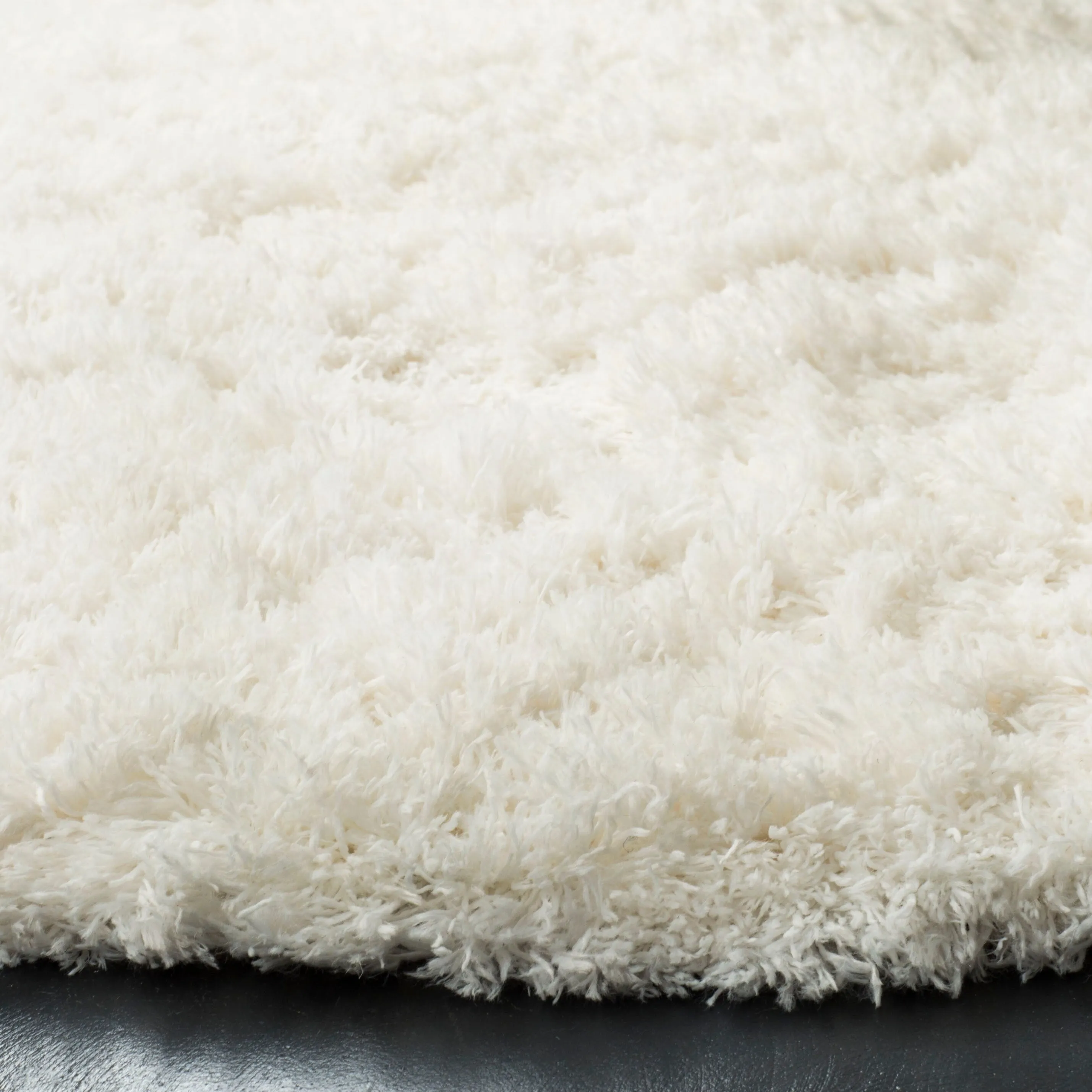 SAFAVIEH Polar Shag Alabama Glam Solid 3-inch Extra Thick