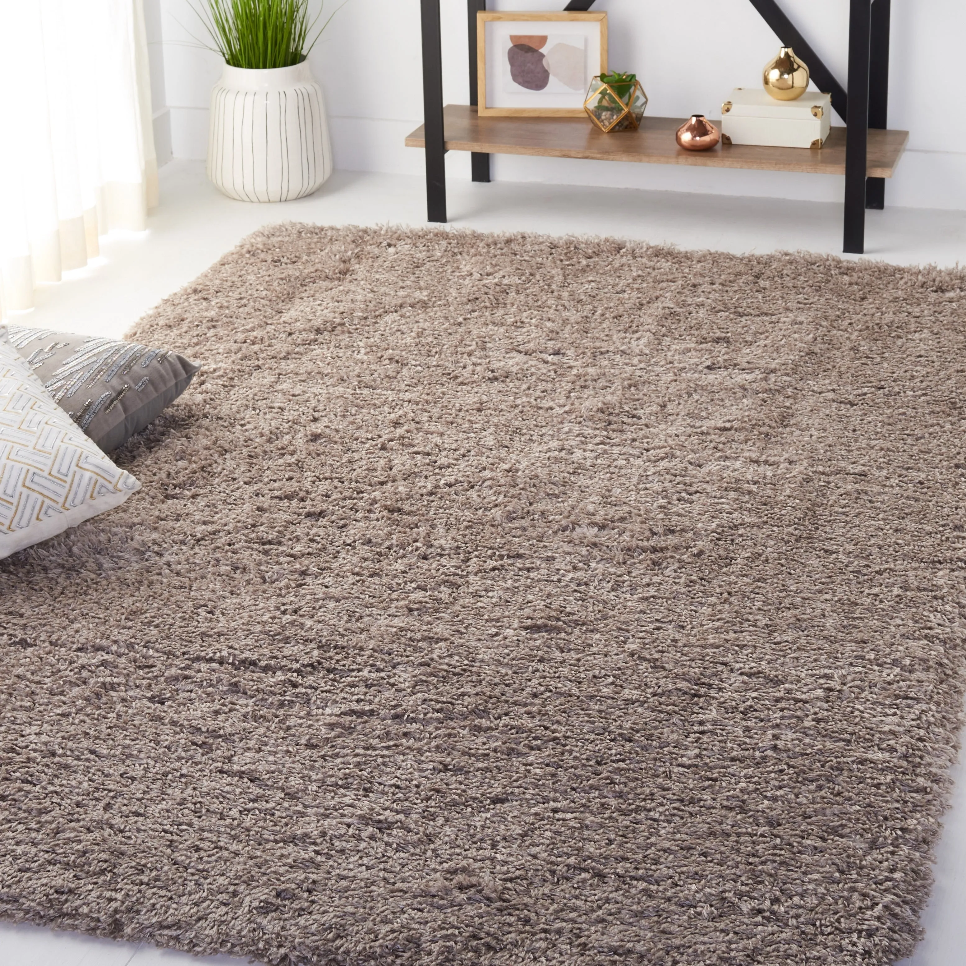 SAFAVIEH Polar Shag Alabama Glam Solid 3-inch Extra Thick