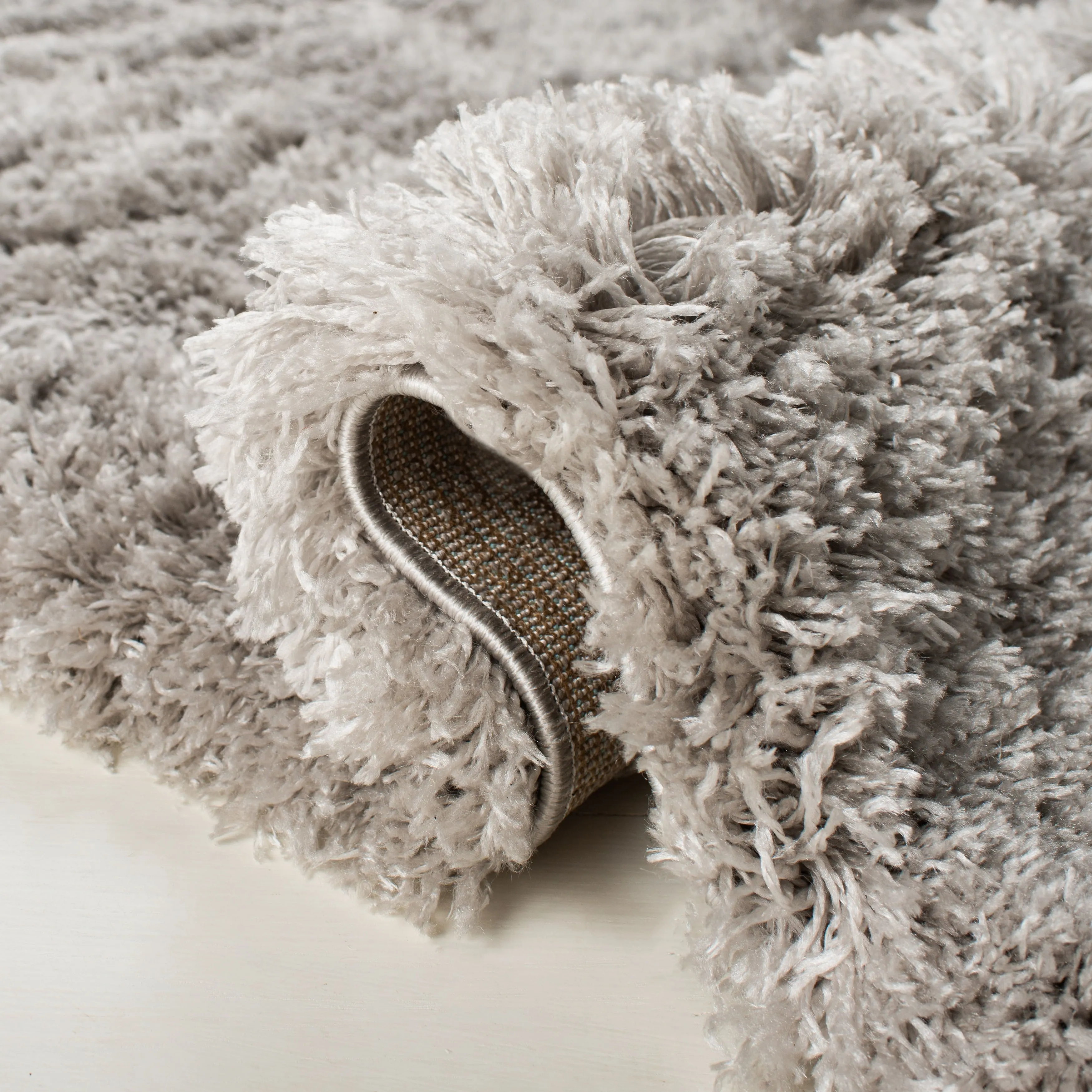 SAFAVIEH Polar Shag Alabama Glam Solid 3-inch Extra Thick
