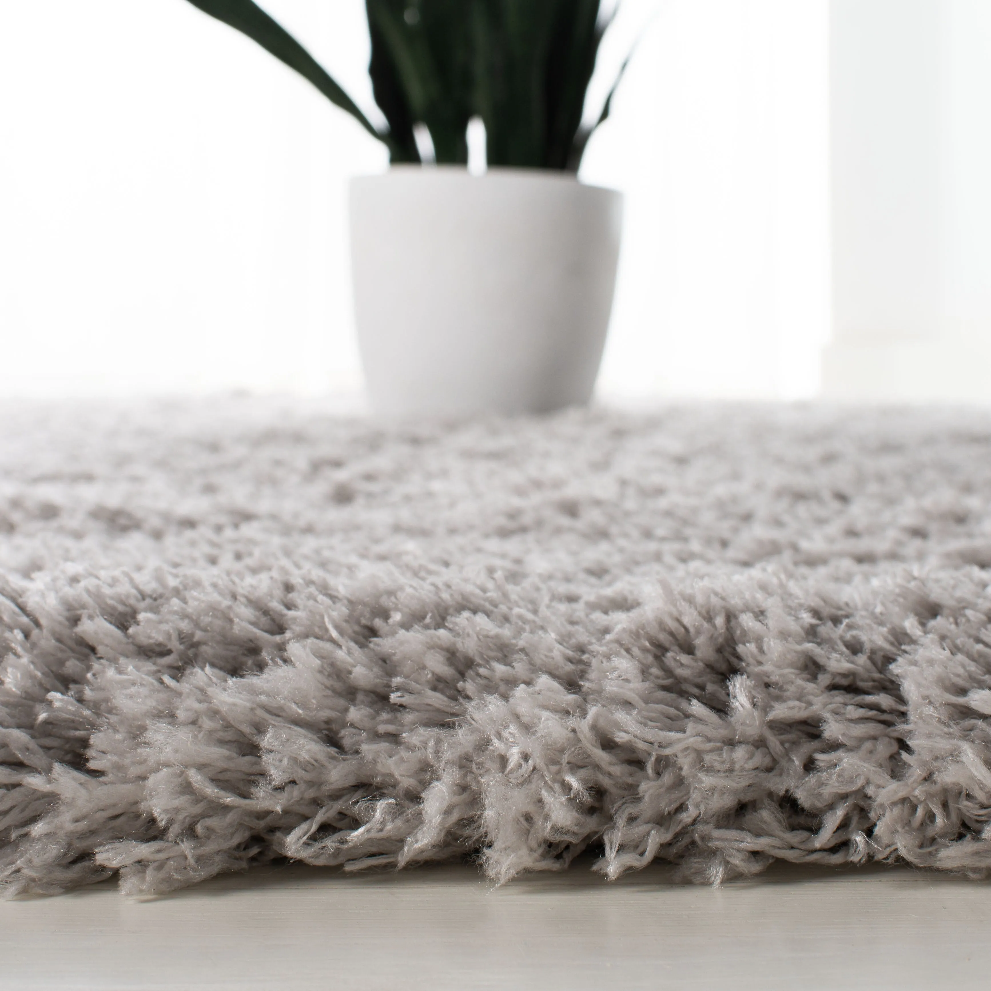 SAFAVIEH Polar Shag Alabama Glam Solid 3-inch Extra Thick