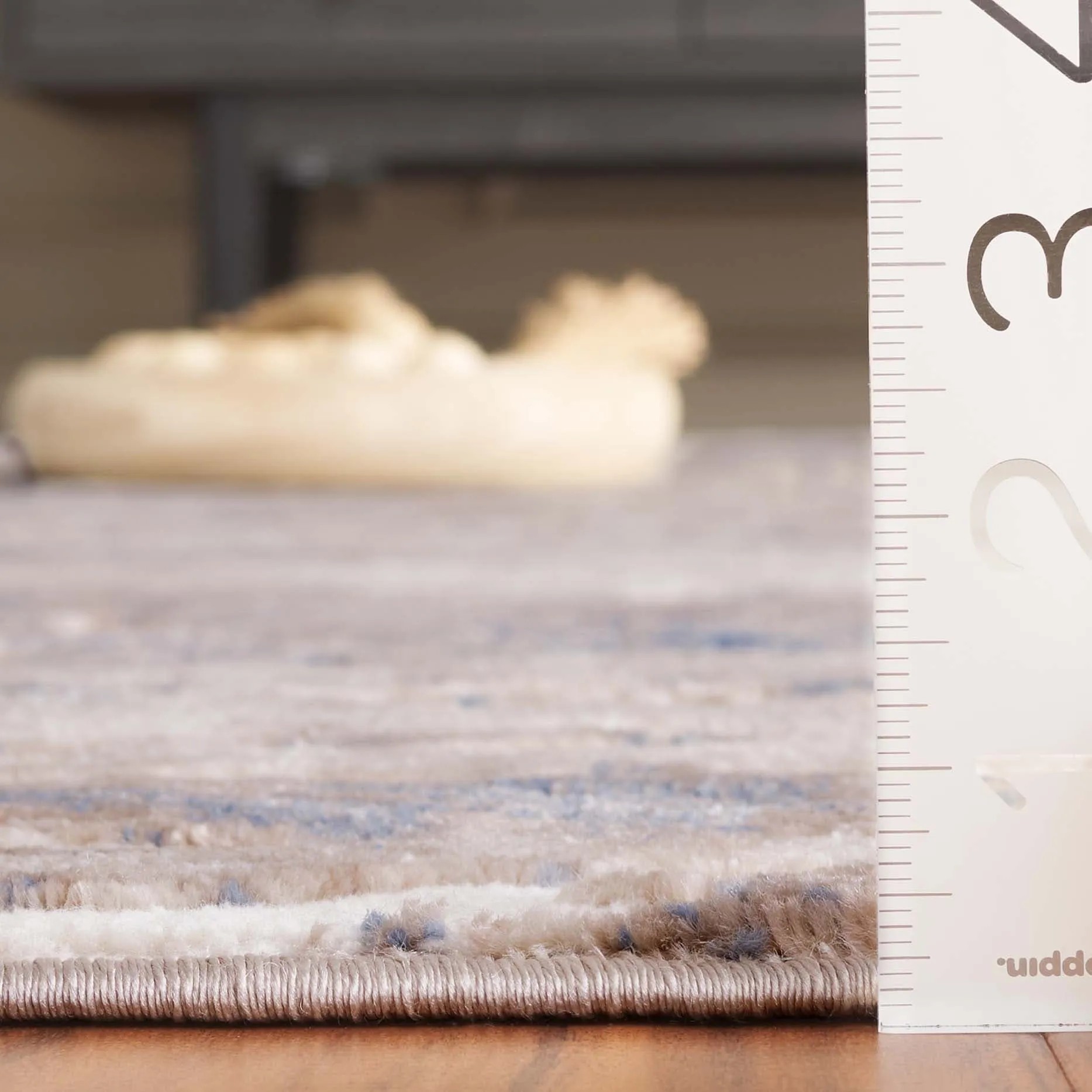 SAFAVIEH Prestige Ninnie Contemporary Rug