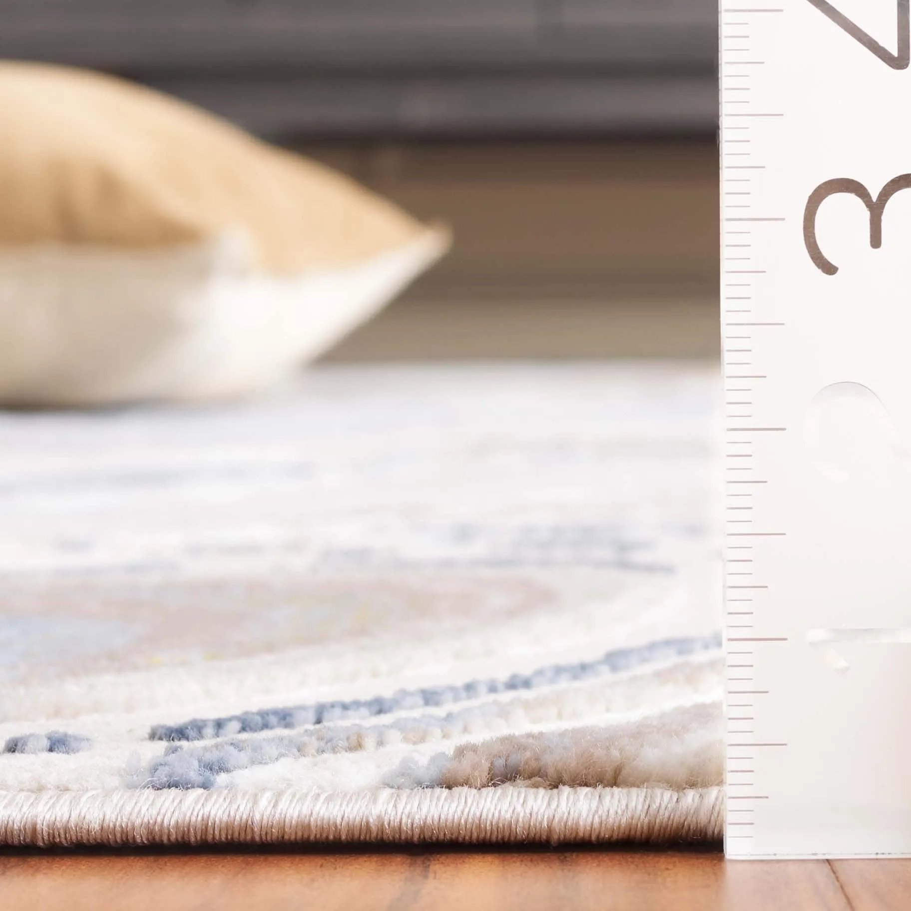 SAFAVIEH Prestige Veda Contemporary Rug