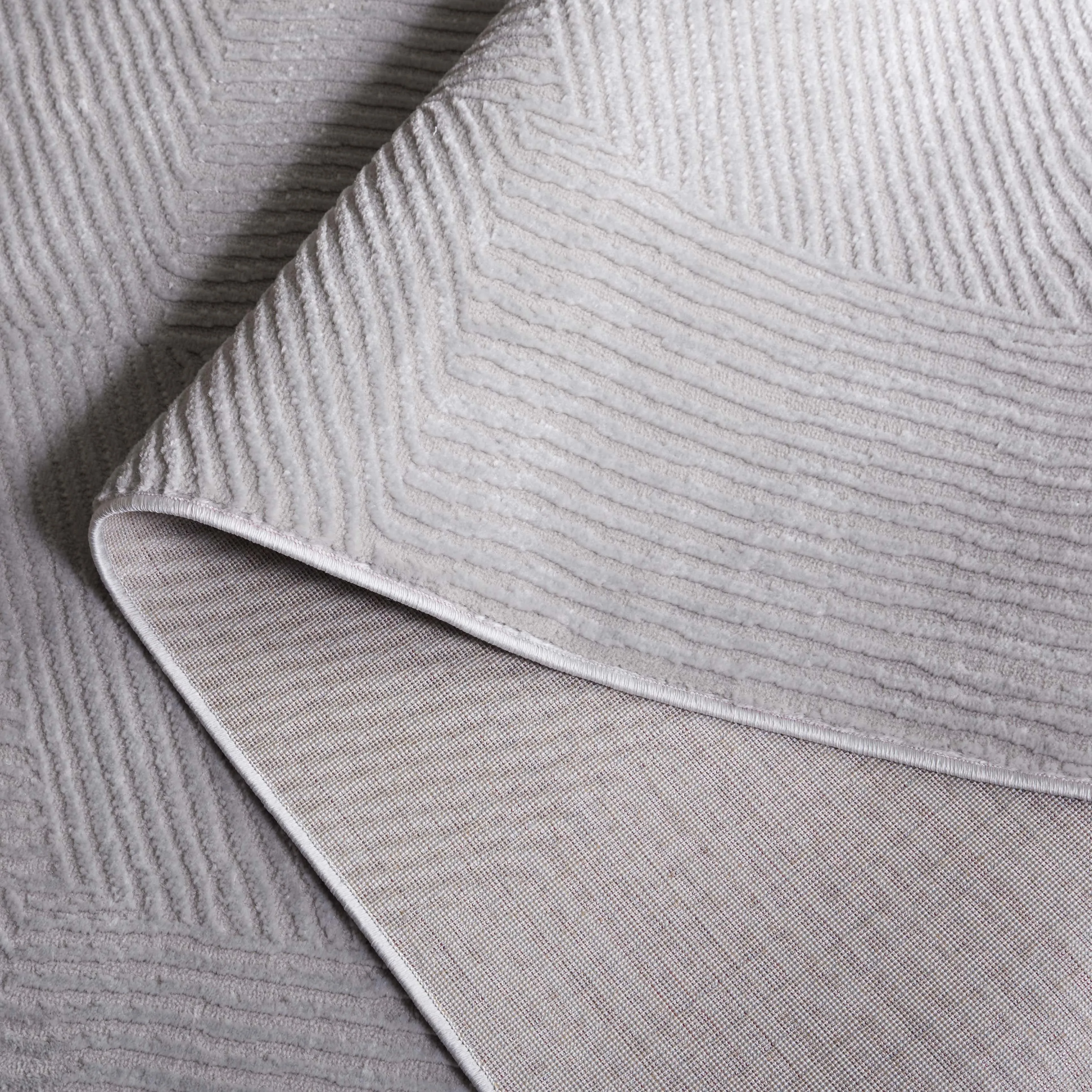 SAFAVIEH Saylor Gerarde Modern Geometric Rug