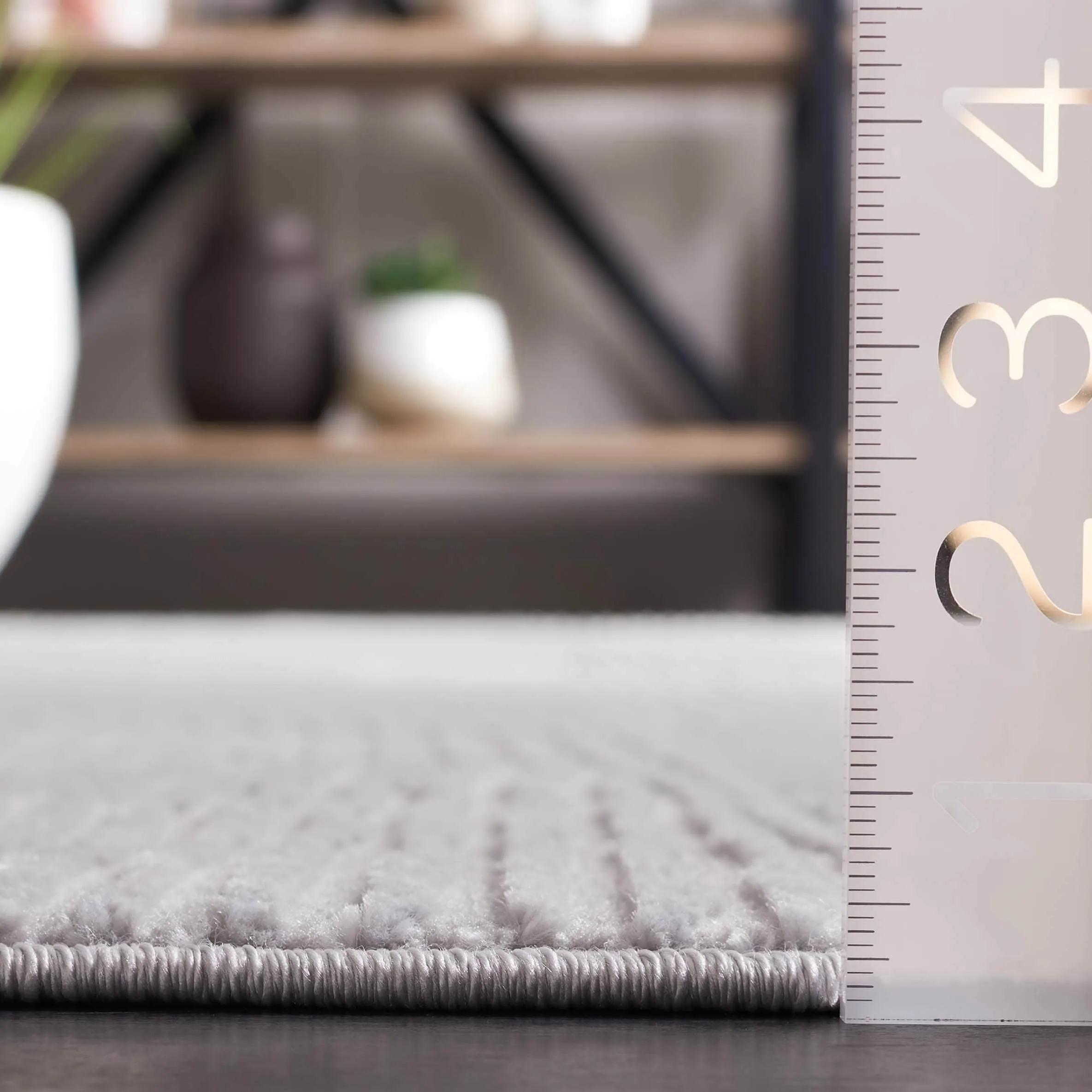 SAFAVIEH Saylor Gerarde Modern Geometric Rug