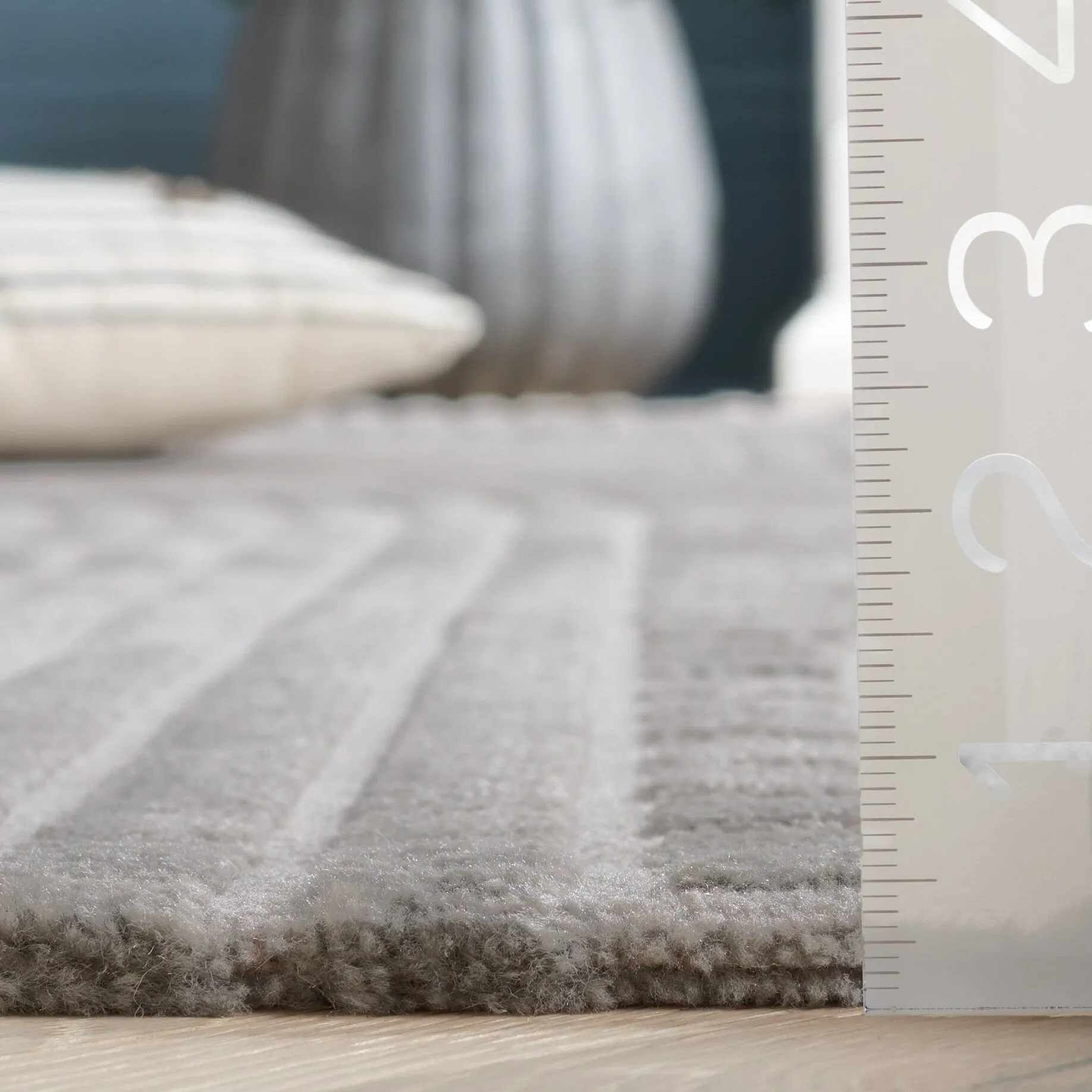 SAFAVIEH. Saylor Gracija Modern Geometric Rug