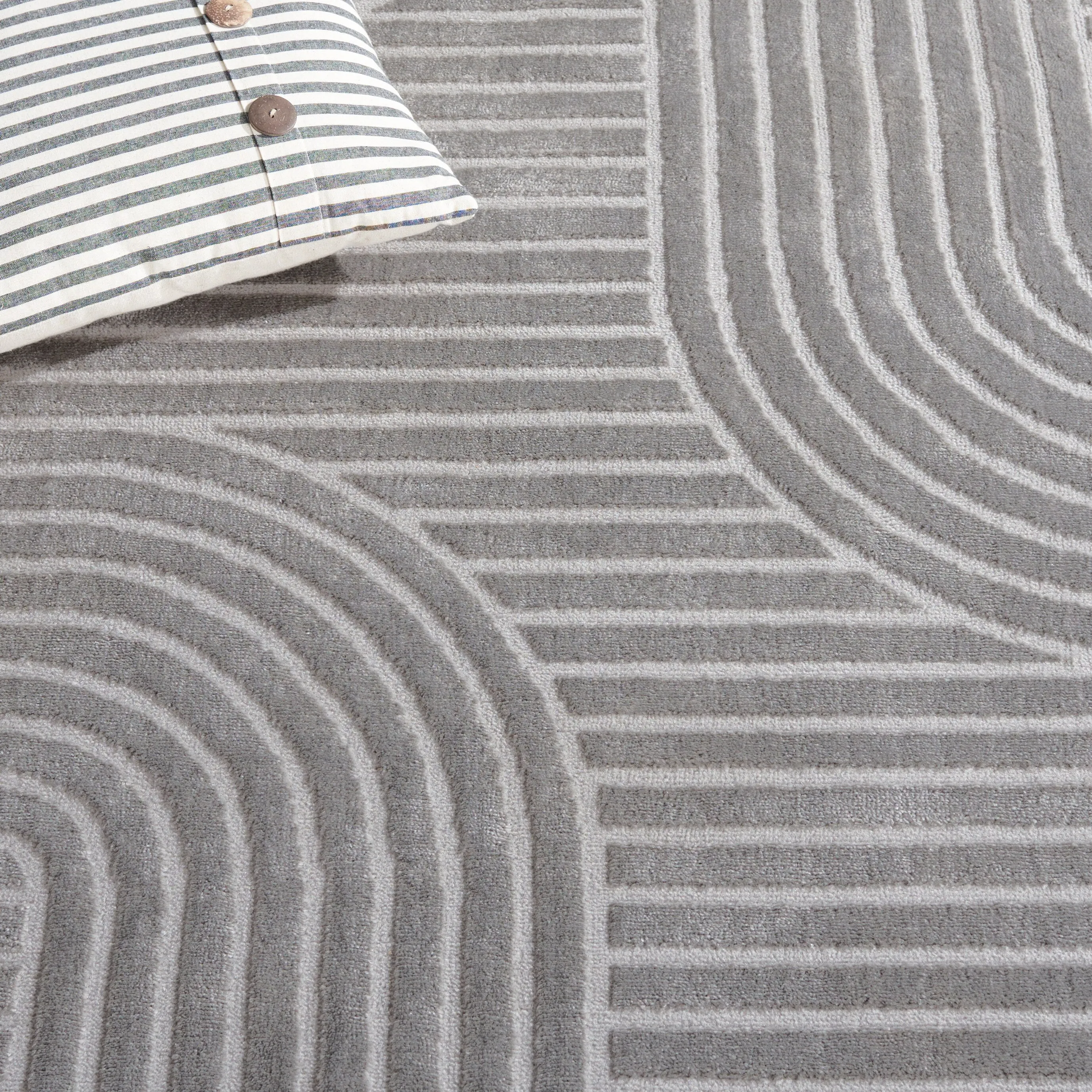 SAFAVIEH. Saylor Gracija Modern Geometric Rug