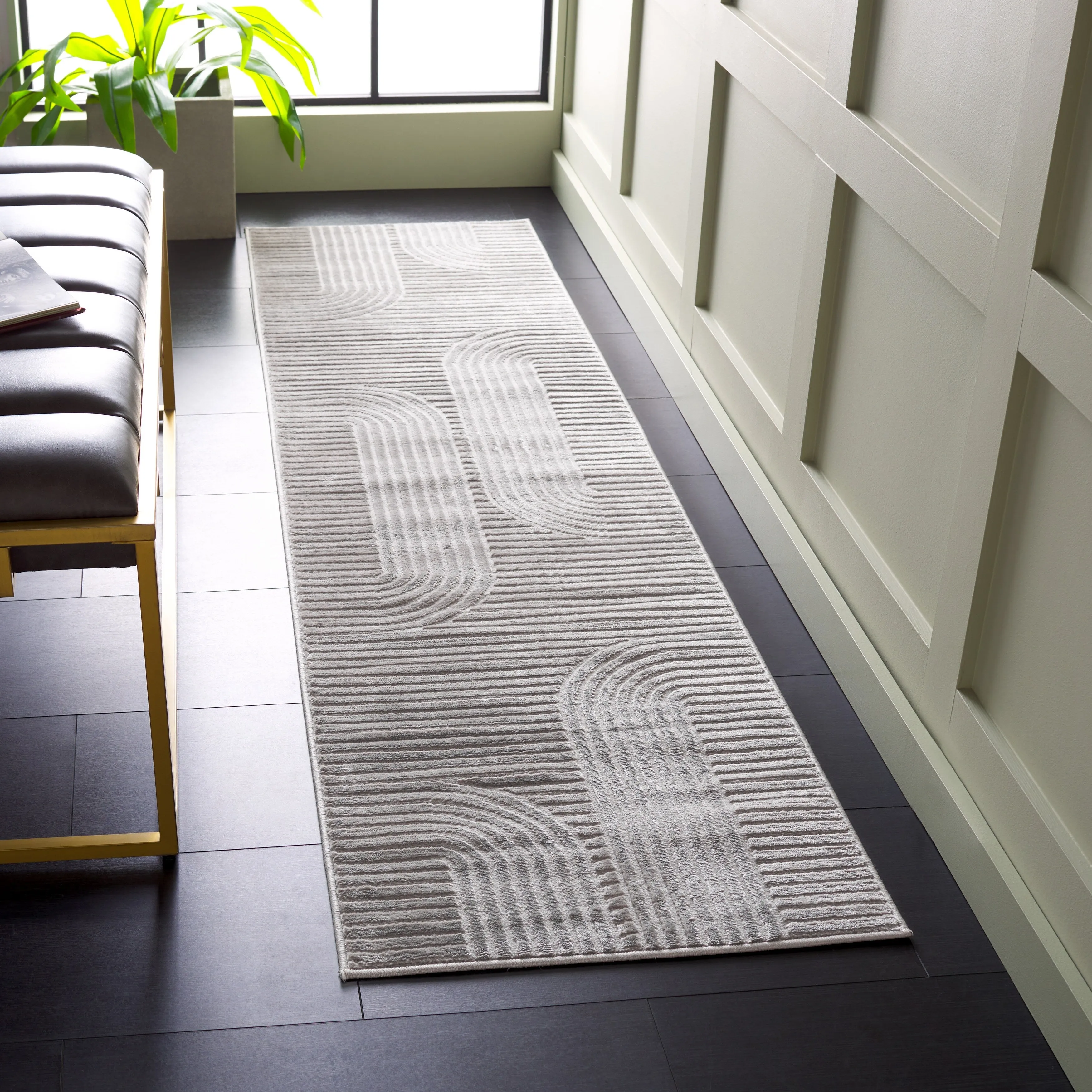 SAFAVIEH. Saylor Gracija Modern Geometric Rug