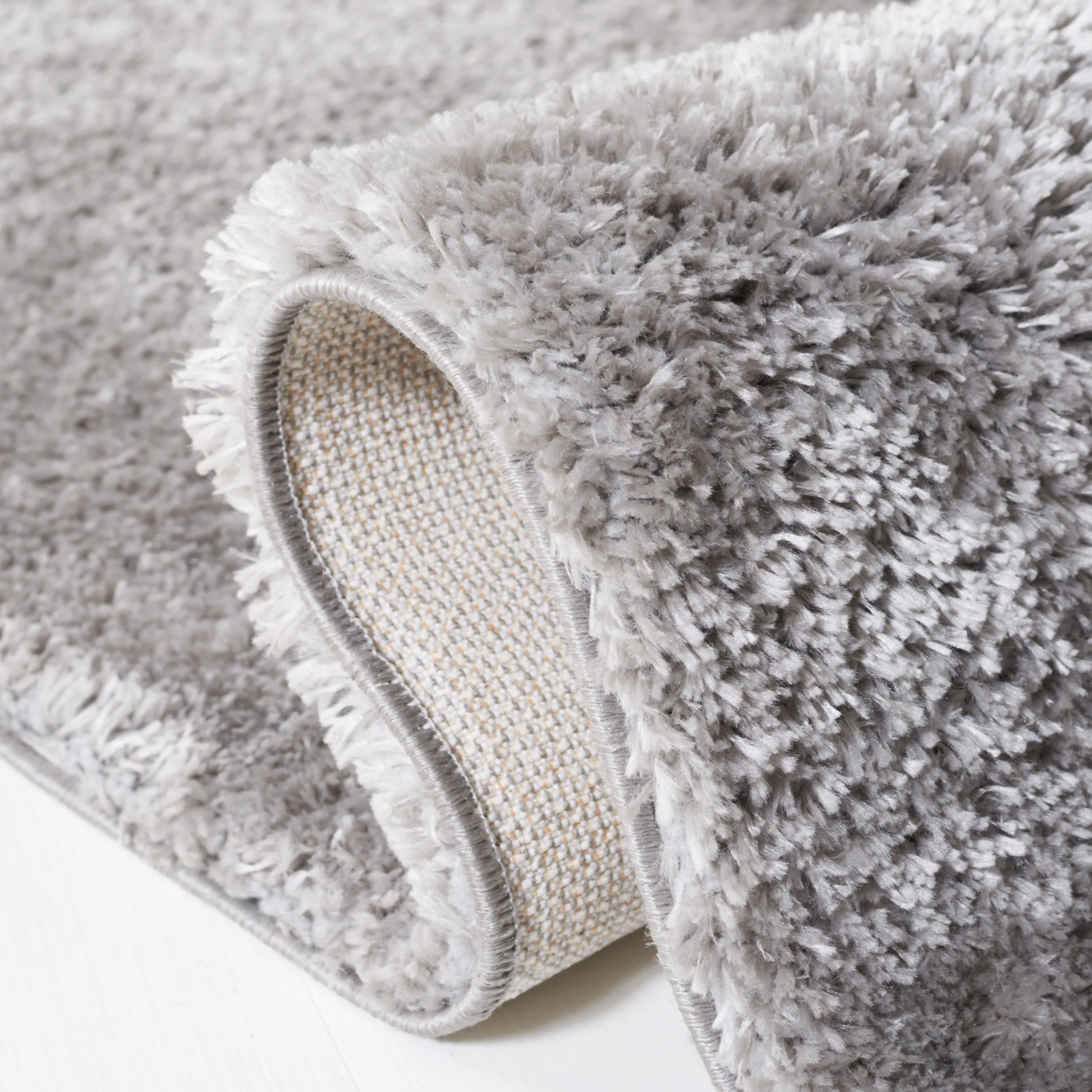 SAFAVIEH Tahoe Shag Indiana Solid 1.2-inch Thick Rug