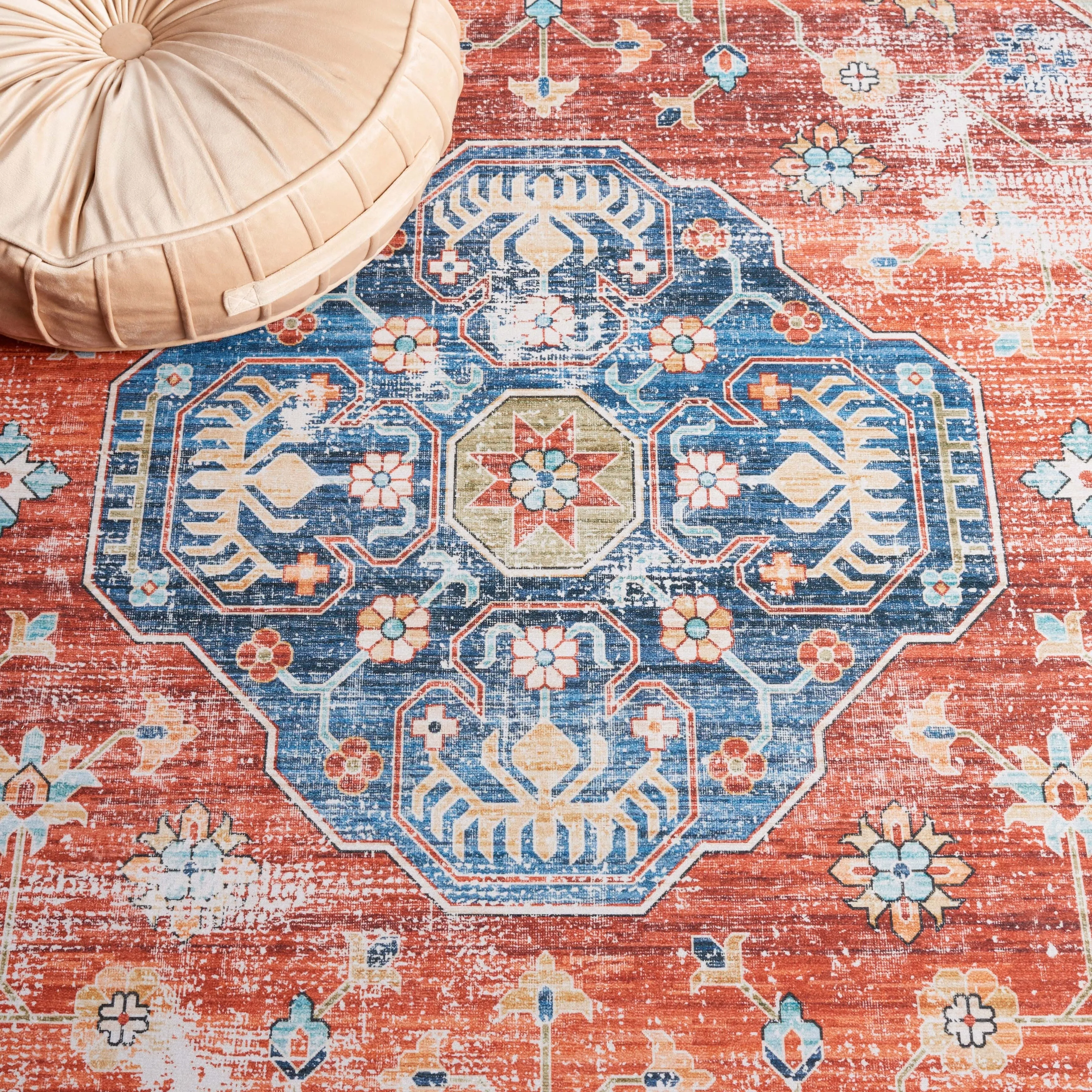 SAFAVIEH Tucson Hlin Transitional Machine Washable Rug