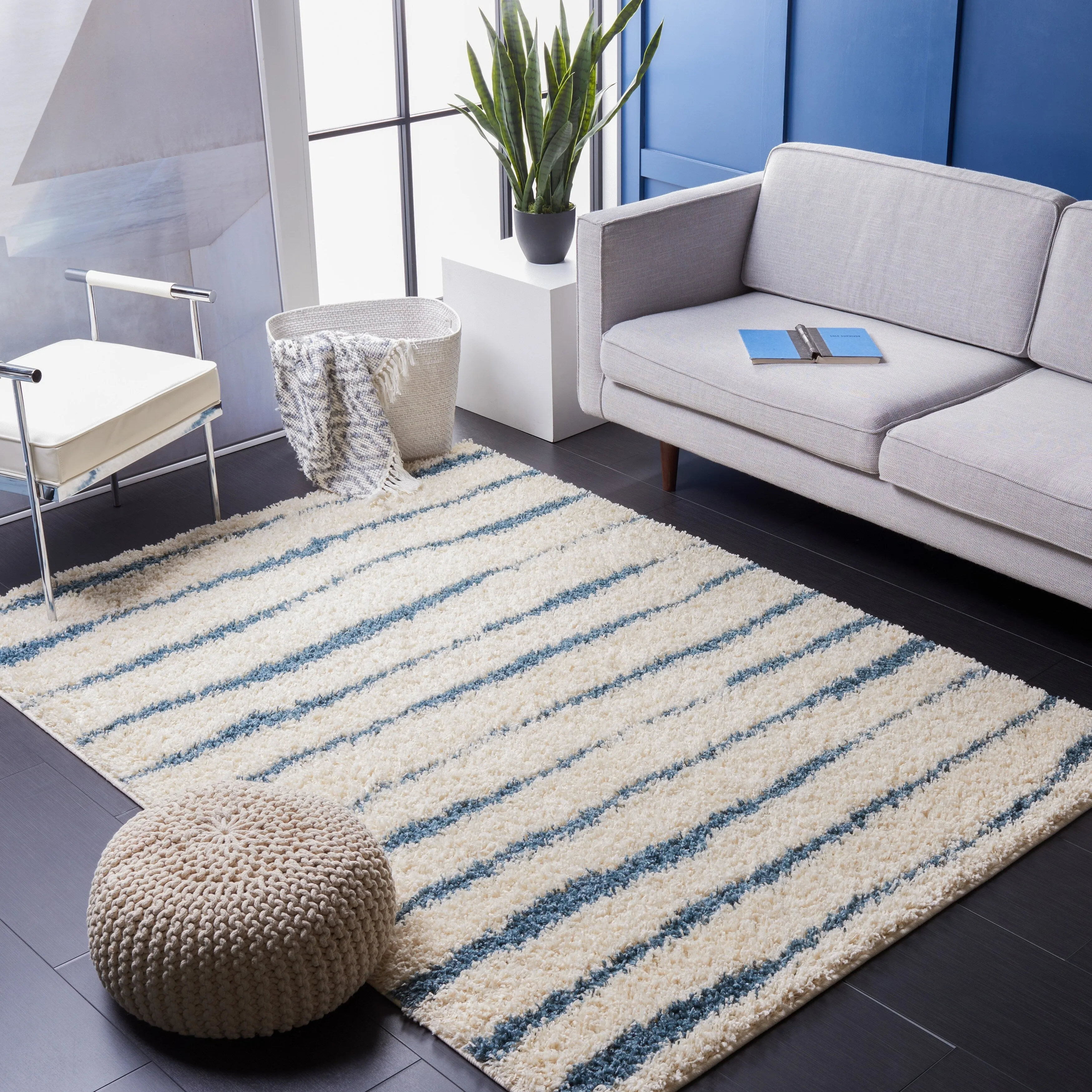 SAFAVIEH Venus Shag Bergny 1.75-inch Thick Rug