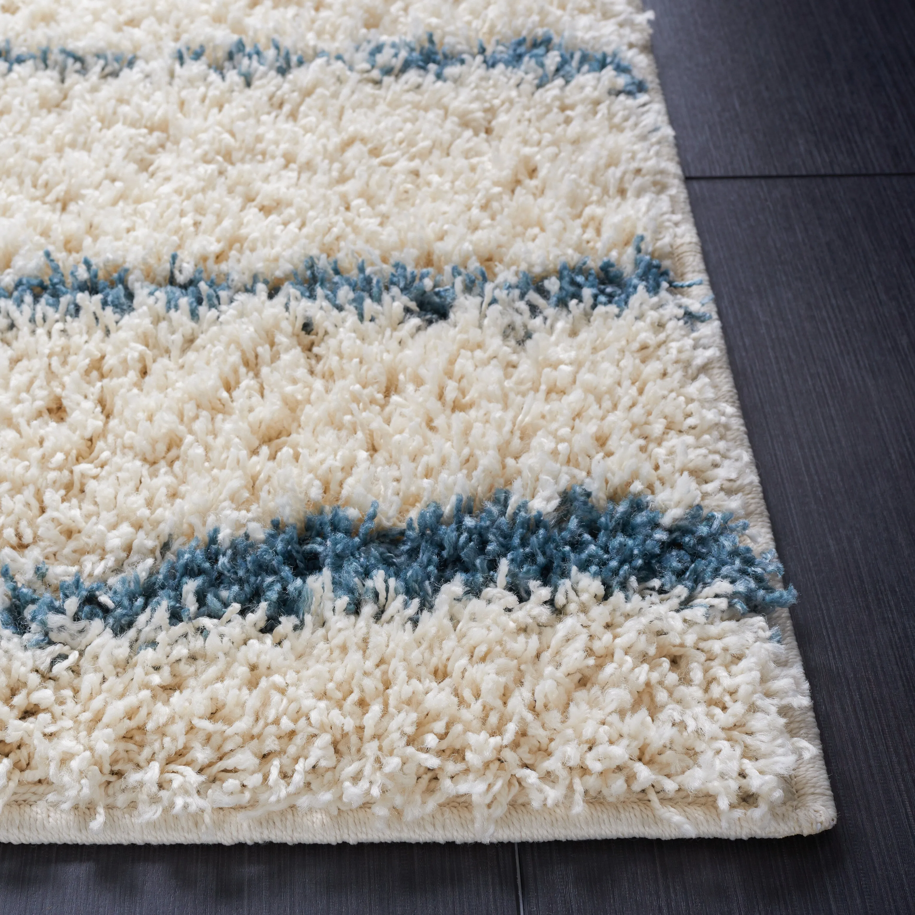 SAFAVIEH Venus Shag Bergny 1.75-inch Thick Rug