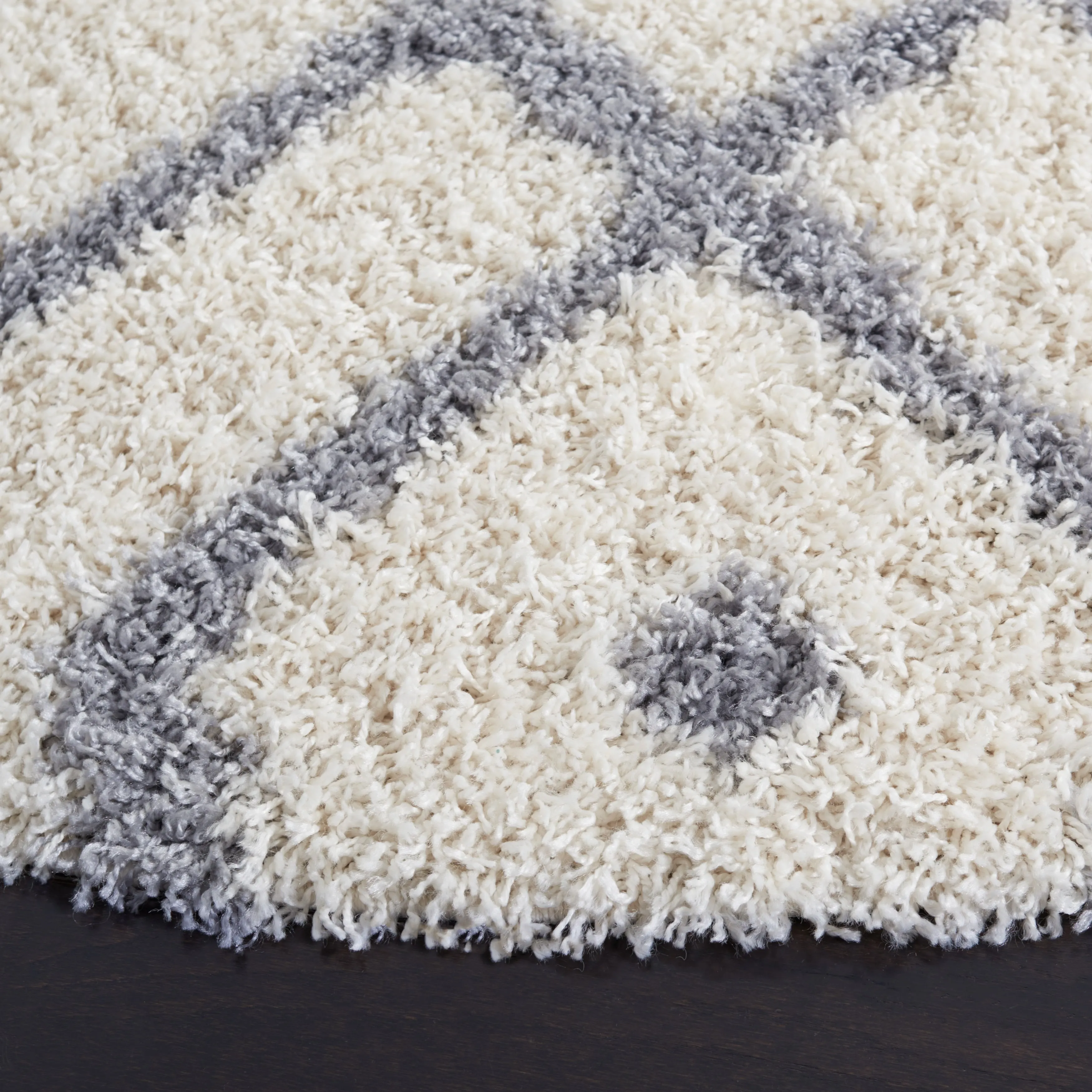 SAFAVIEH Venus Shag Zelma 1.75-inch Thick Rug