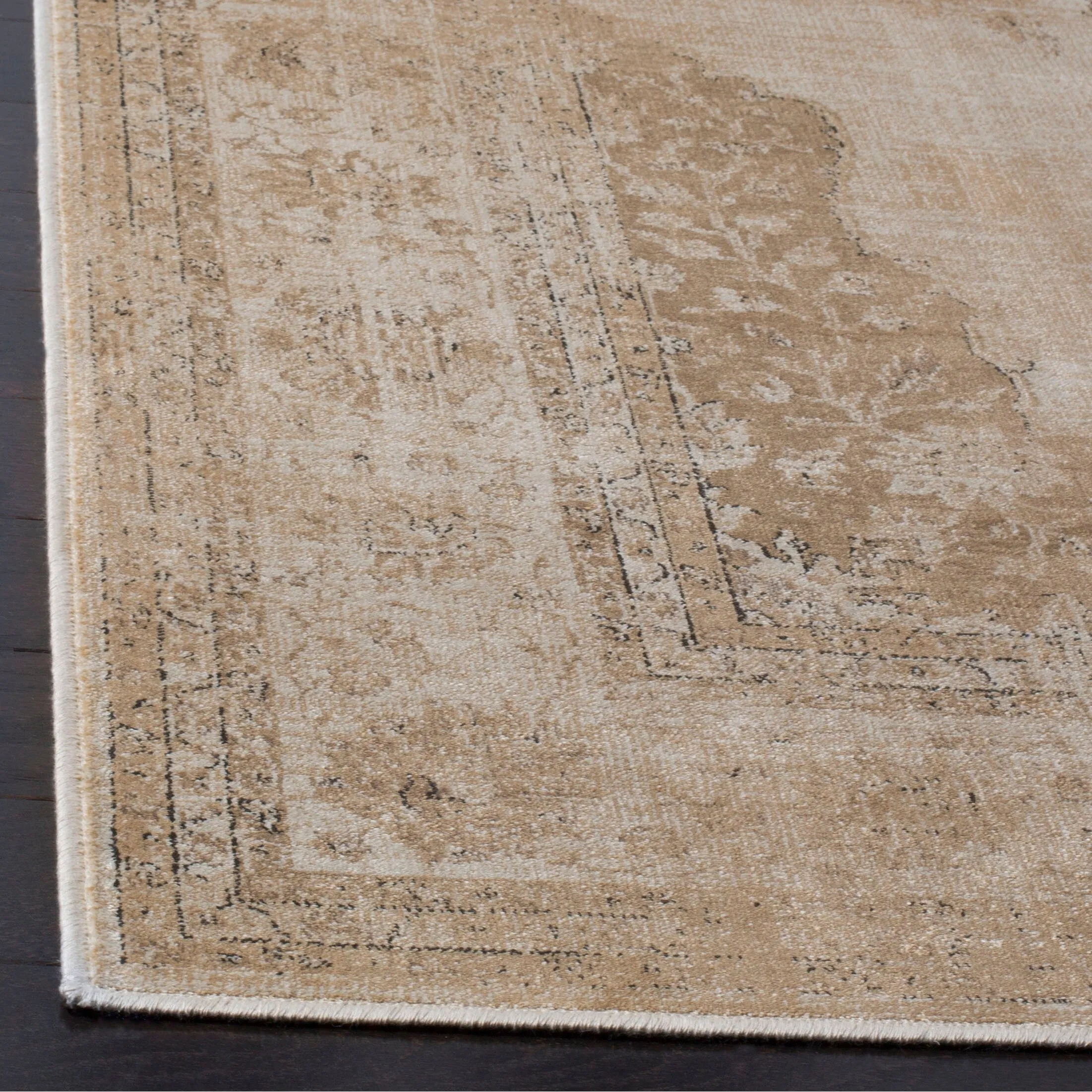 SAFAVIEH Vintage Berta Oriental Distressed Rug
