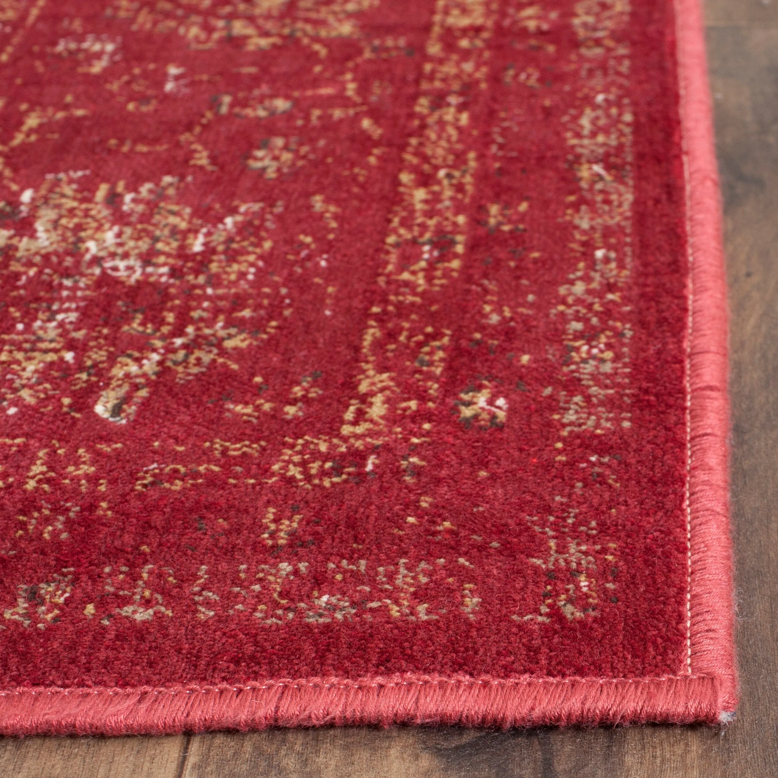 SAFAVIEH Vintage Berta Oriental Distressed Rug