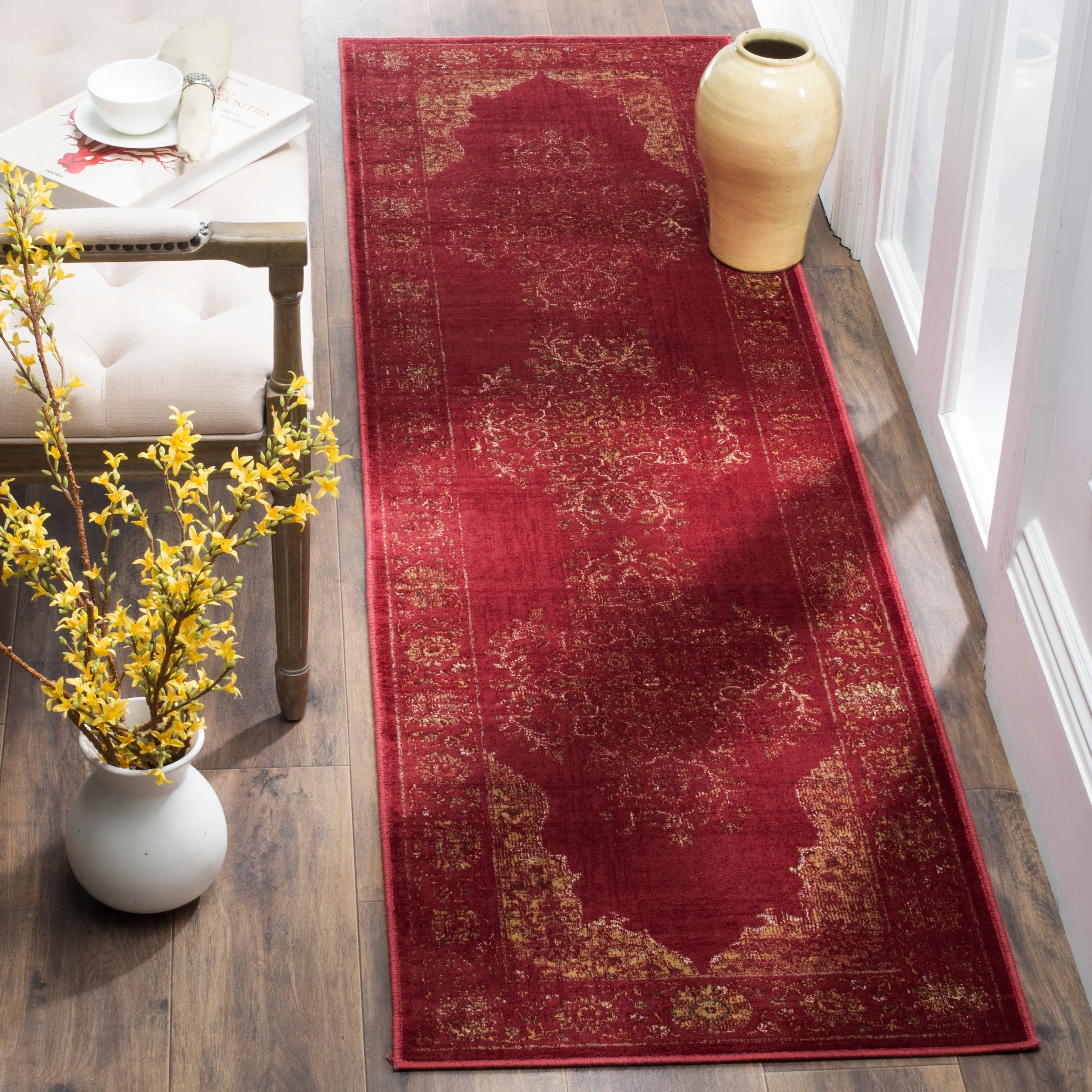 SAFAVIEH Vintage Berta Oriental Distressed Rug