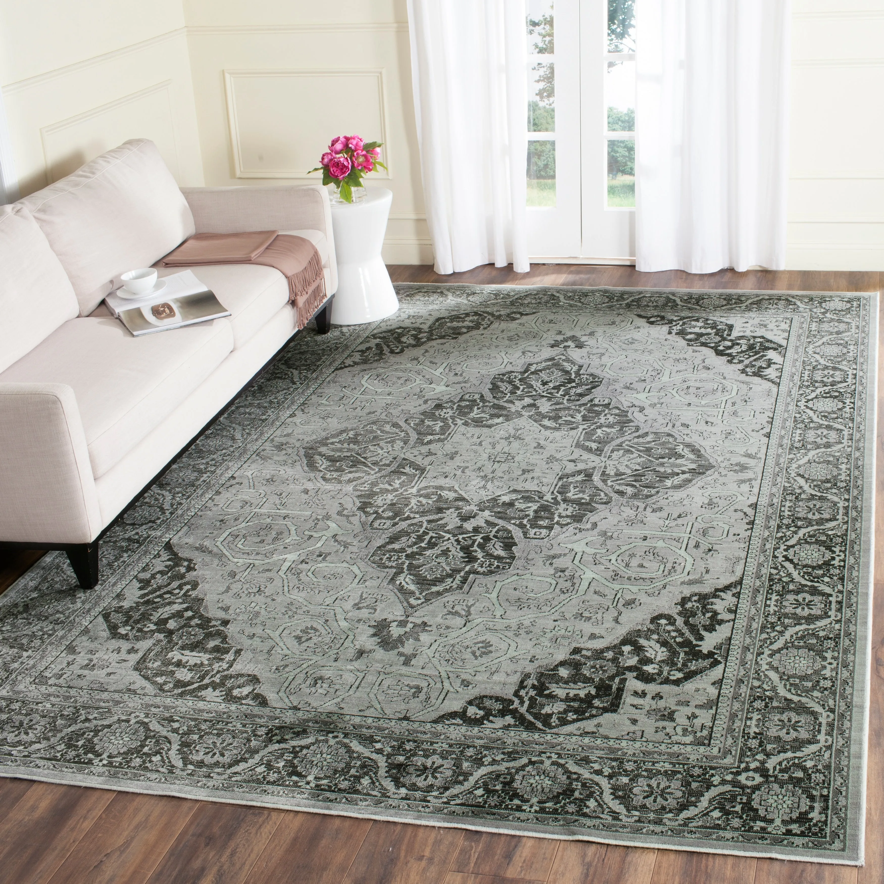 SAFAVIEH Vintage Distressed Boho Leonora Oriental Rug
