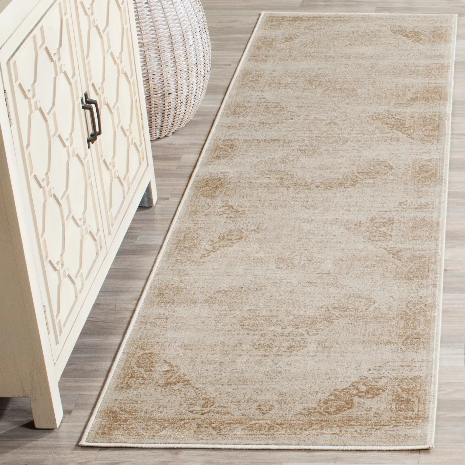 SAFAVIEH Vintage Distressed Boho Leonora Oriental Rug