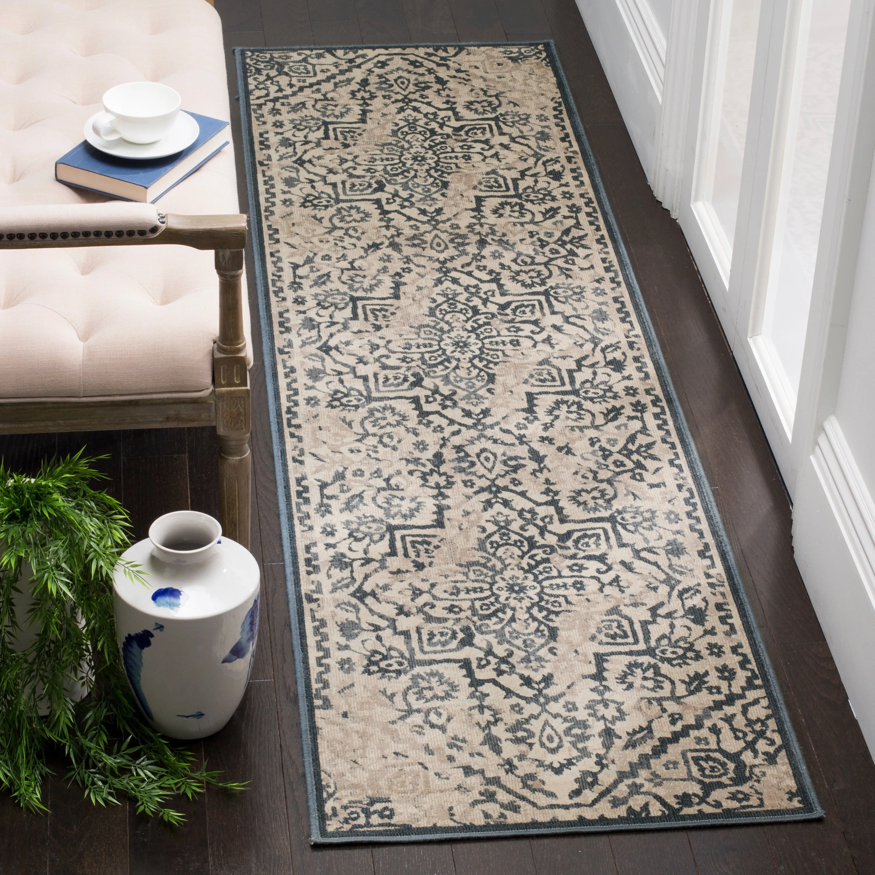 SAFAVIEH Vintage Distressed Boho Letha Oriental Rug