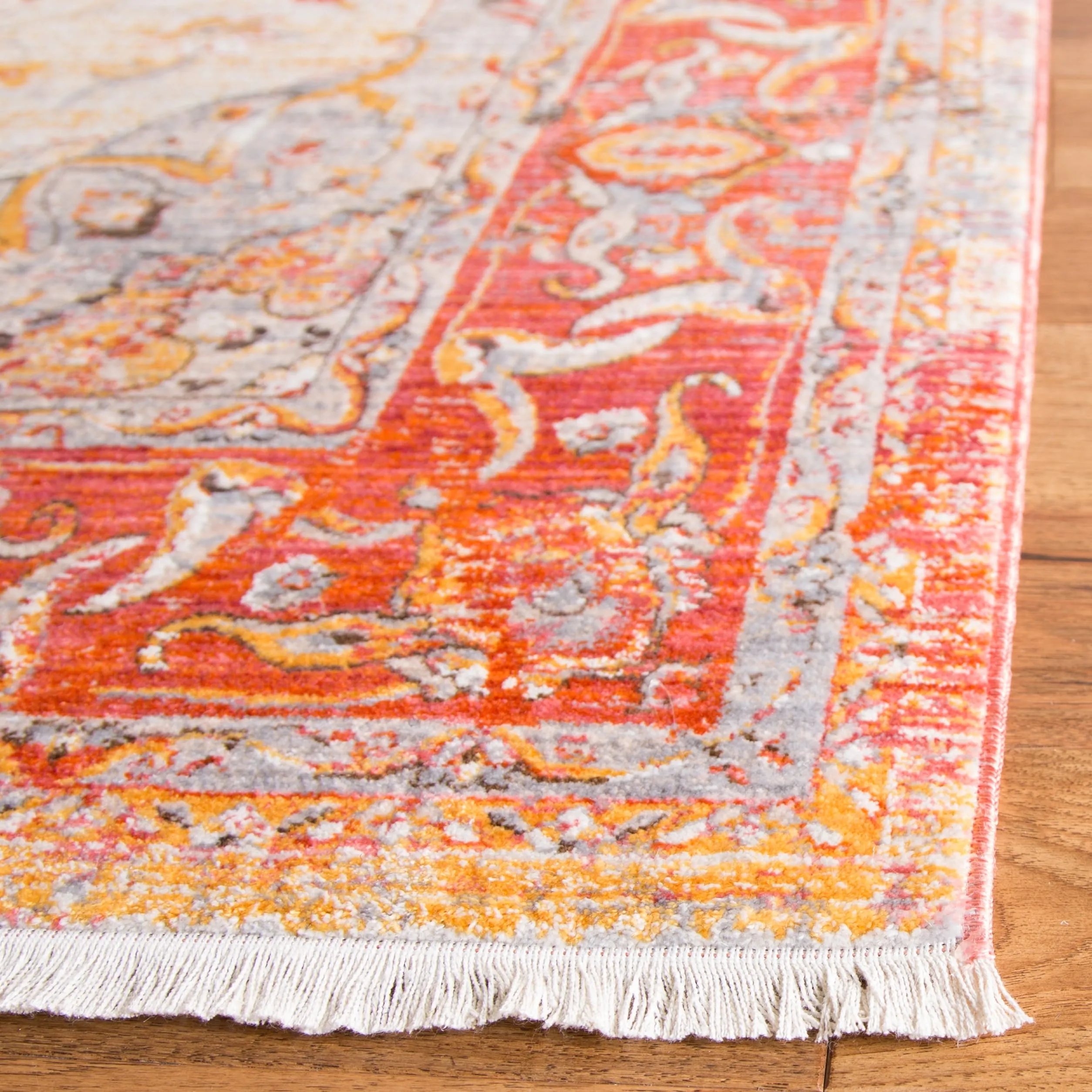 SAFAVIEH Vintage Persian Fietje Oriental Rug