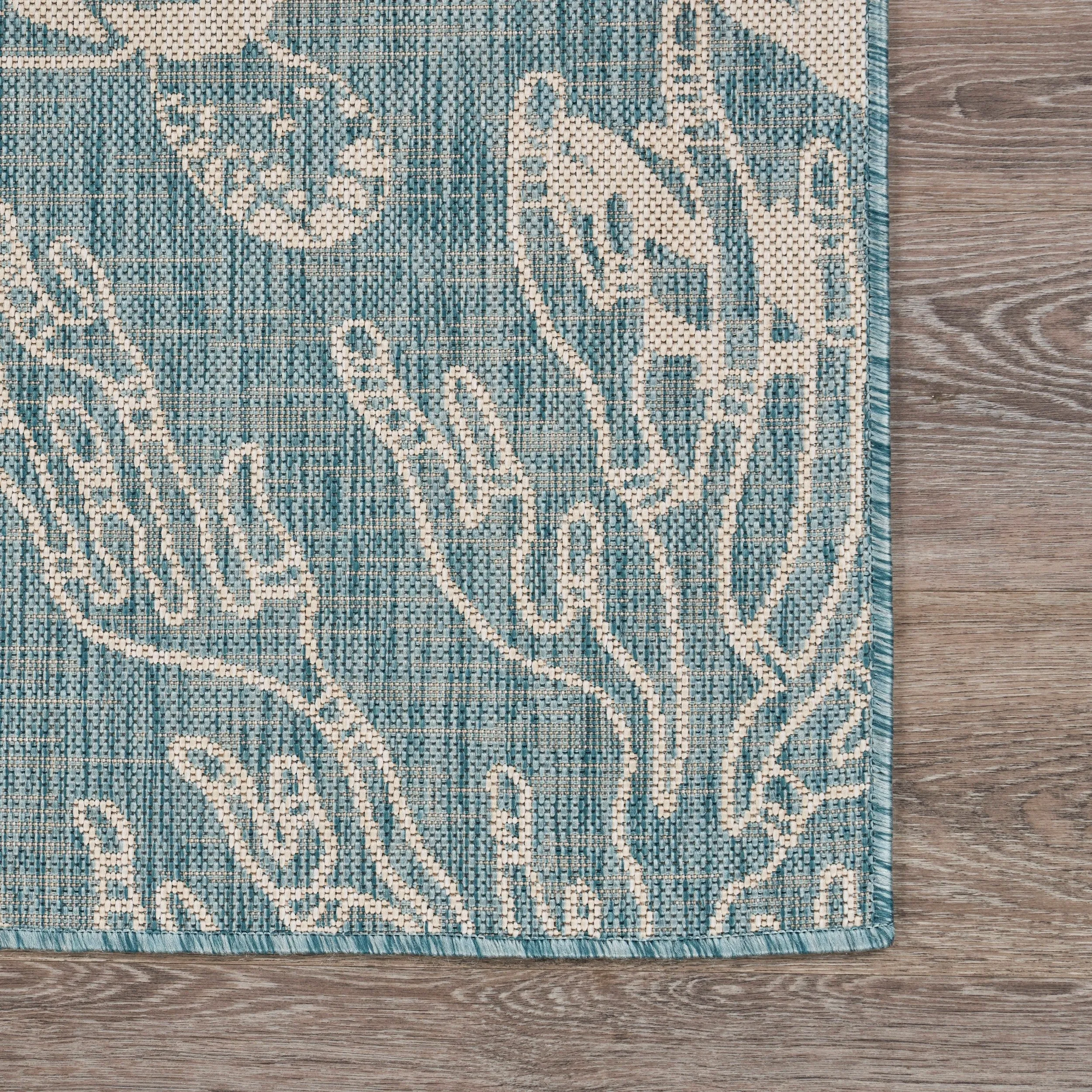 Sevita Aqua/White Tropical Turtle Reef Indoor Outdoor Rug