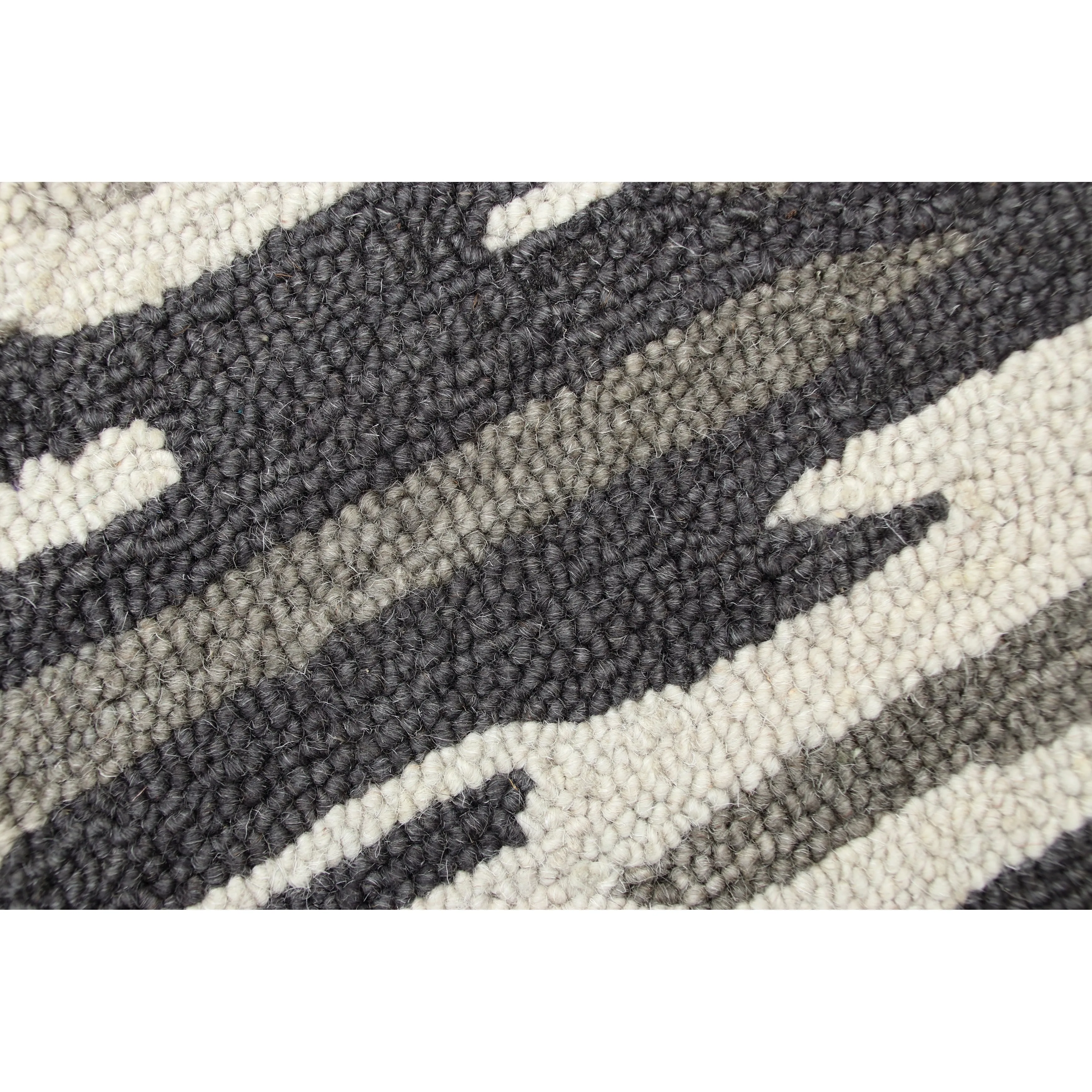 Sevita Distressed Cabin Camouflage Round Rug