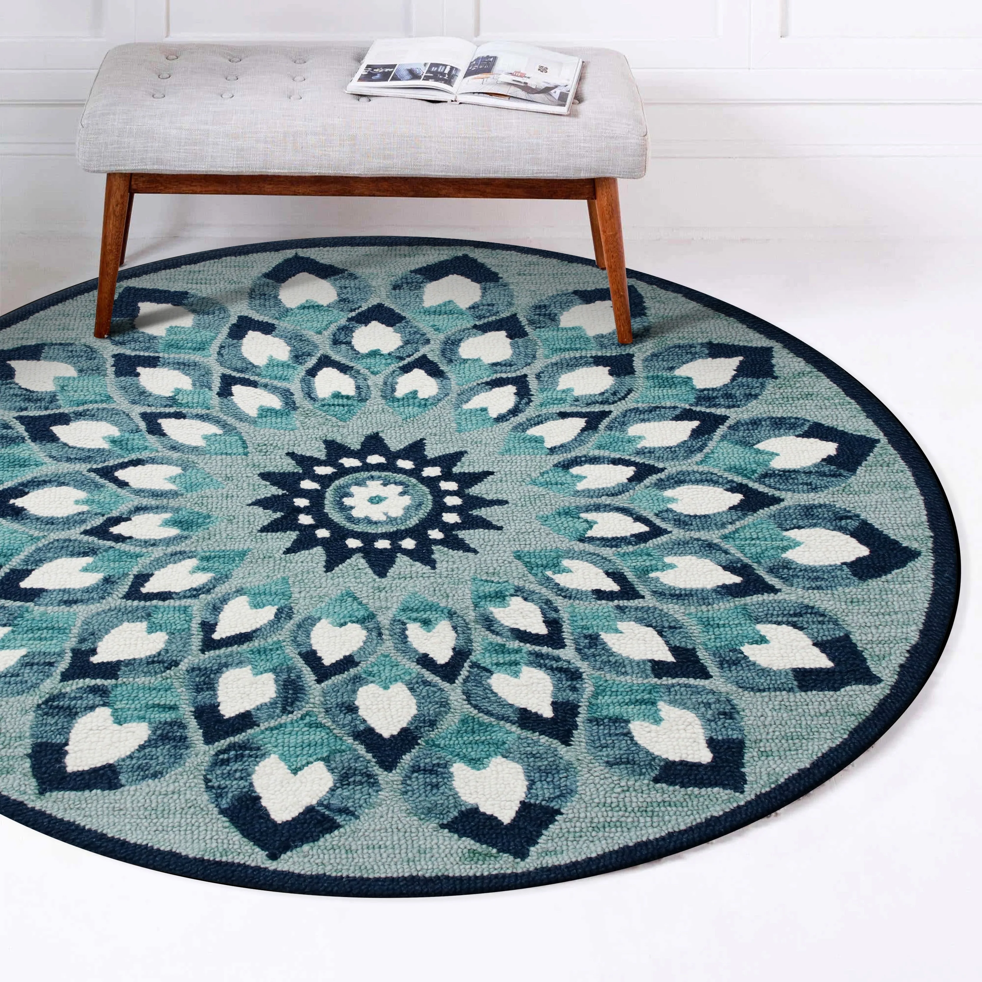 Sevita Hand Tufted Feathering Floral Round Rug