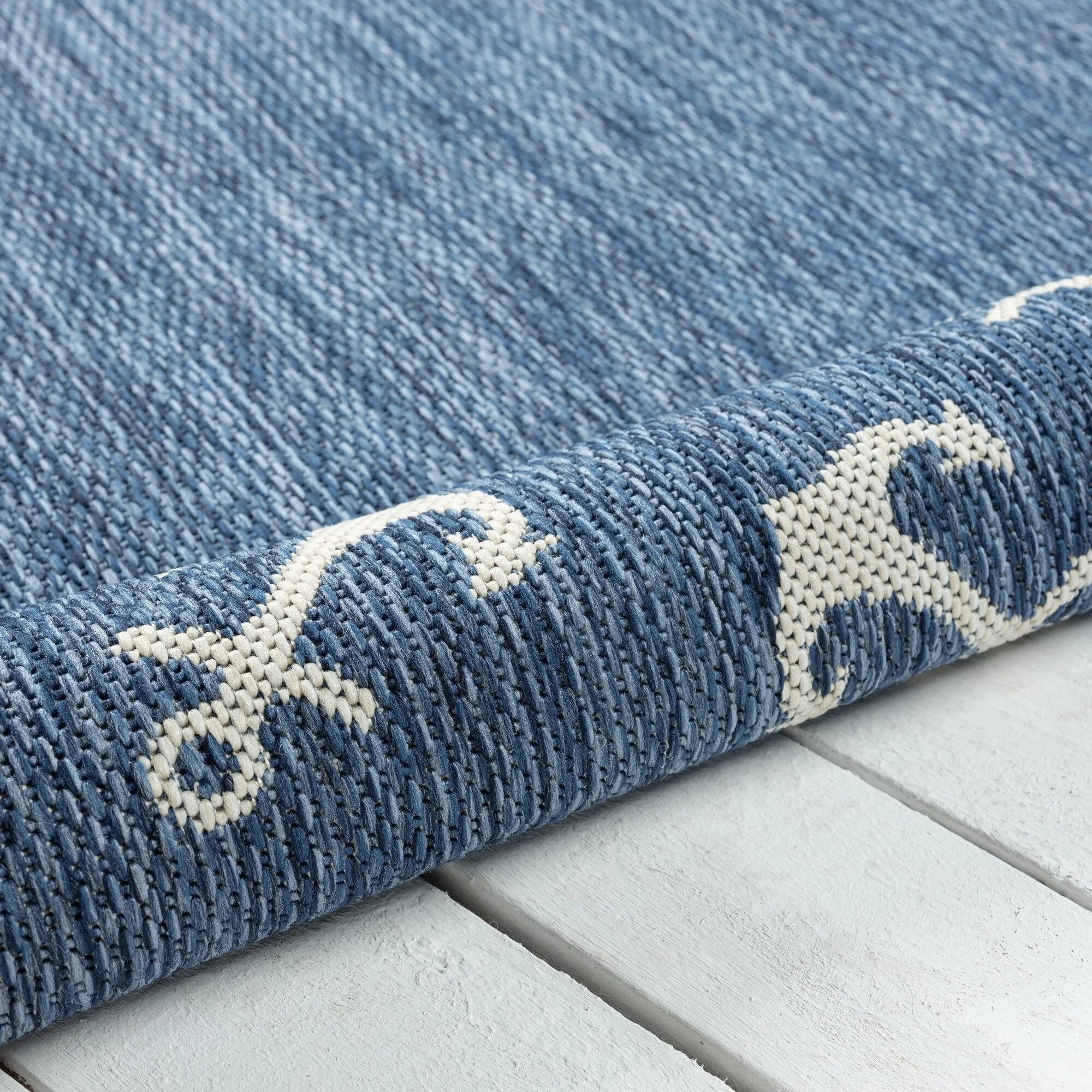 Sevita Navy Blue/White Nautical Anchor Border Indoor Outdoor Rug