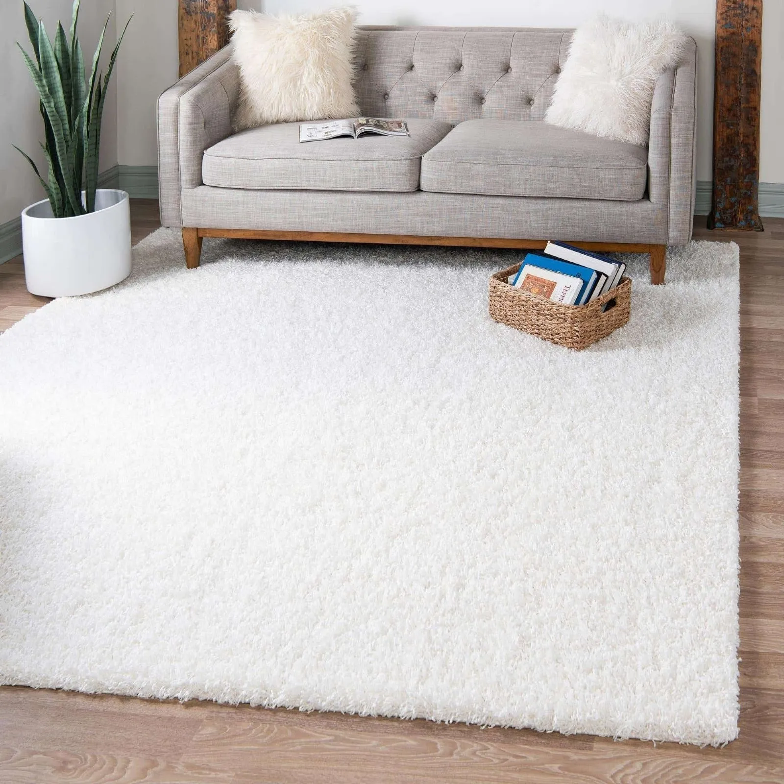 Shag Laurian Collection Area Rug