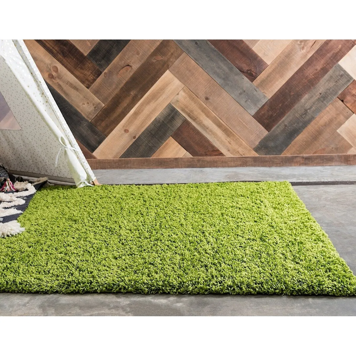 Shag Laurian Collection Area Rug