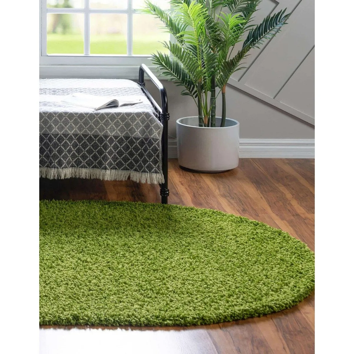 Shag Laurian Collection Area Rug