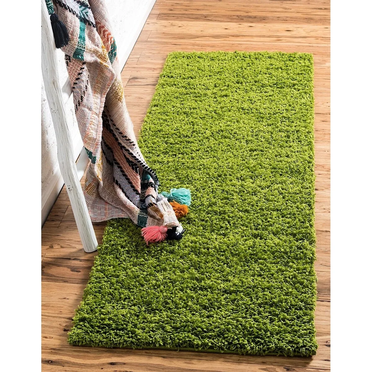 Shag Laurian Collection Area Rug