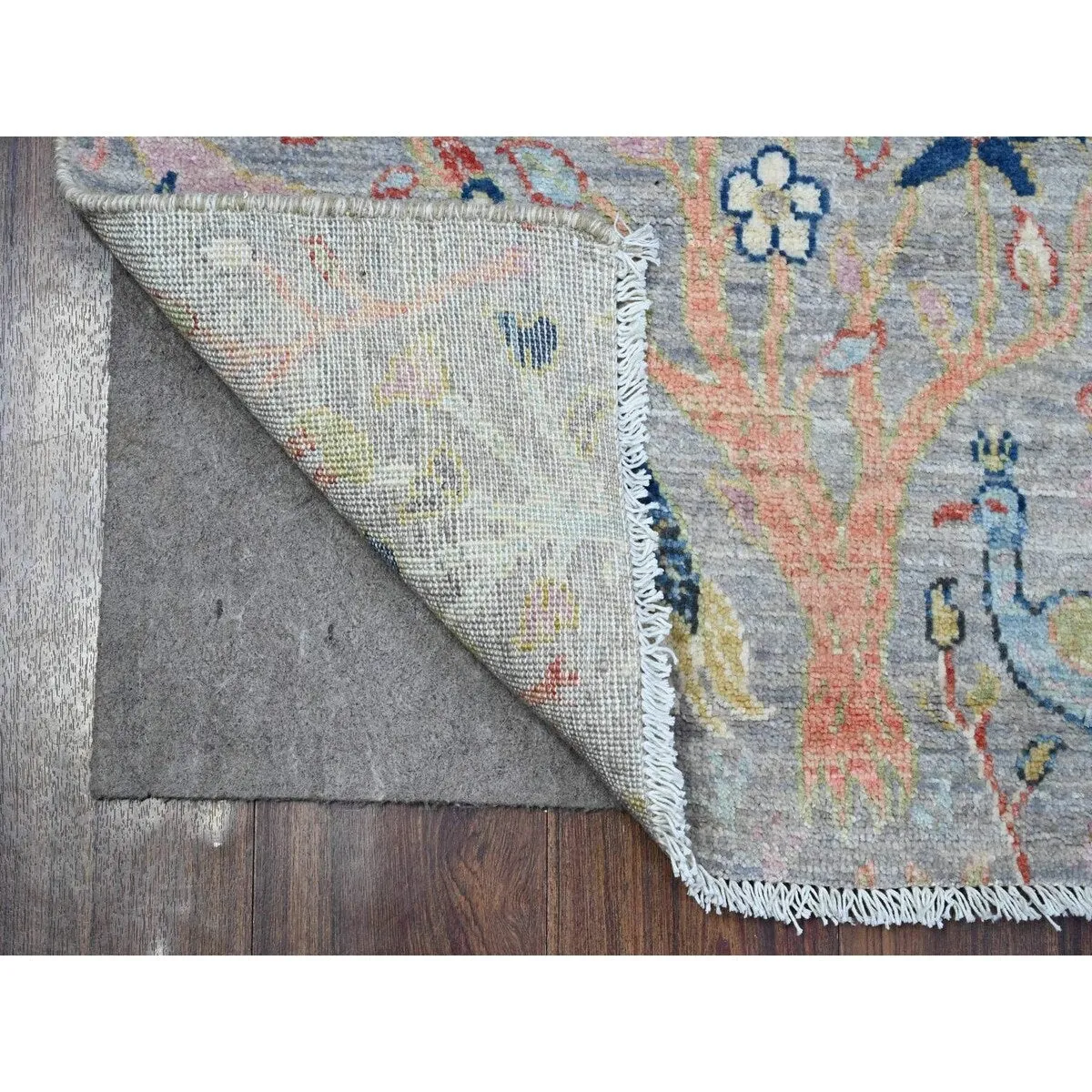 Shahbanu Rugs Cloudy Gray Hand Knotted High Grade Wool Afghan Peshawar with Birds of Paradise Design Mat Oriental Rug (2'x3')