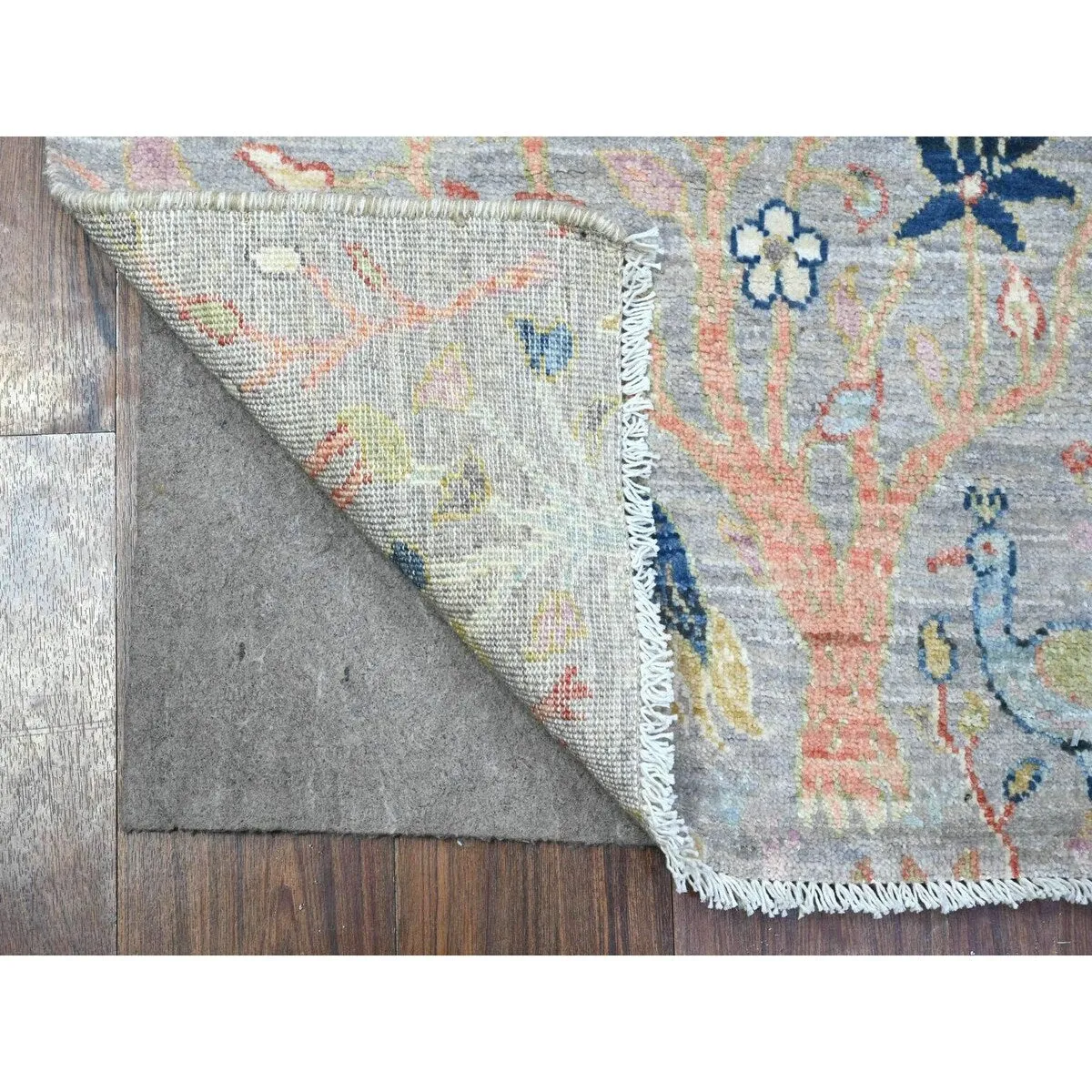 Shahbanu Rugs Oxford Gray All Wool Afghan Peshawar with Birds of Paradise Design Hand Knotted Mat Oriental Rug (2'1x3')