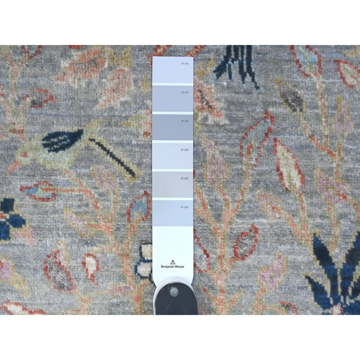 Shahbanu Rugs Oxford Gray All Wool Afghan Peshawar with Birds of Paradise Design Hand Knotted Mat Oriental Rug (2'1x3')