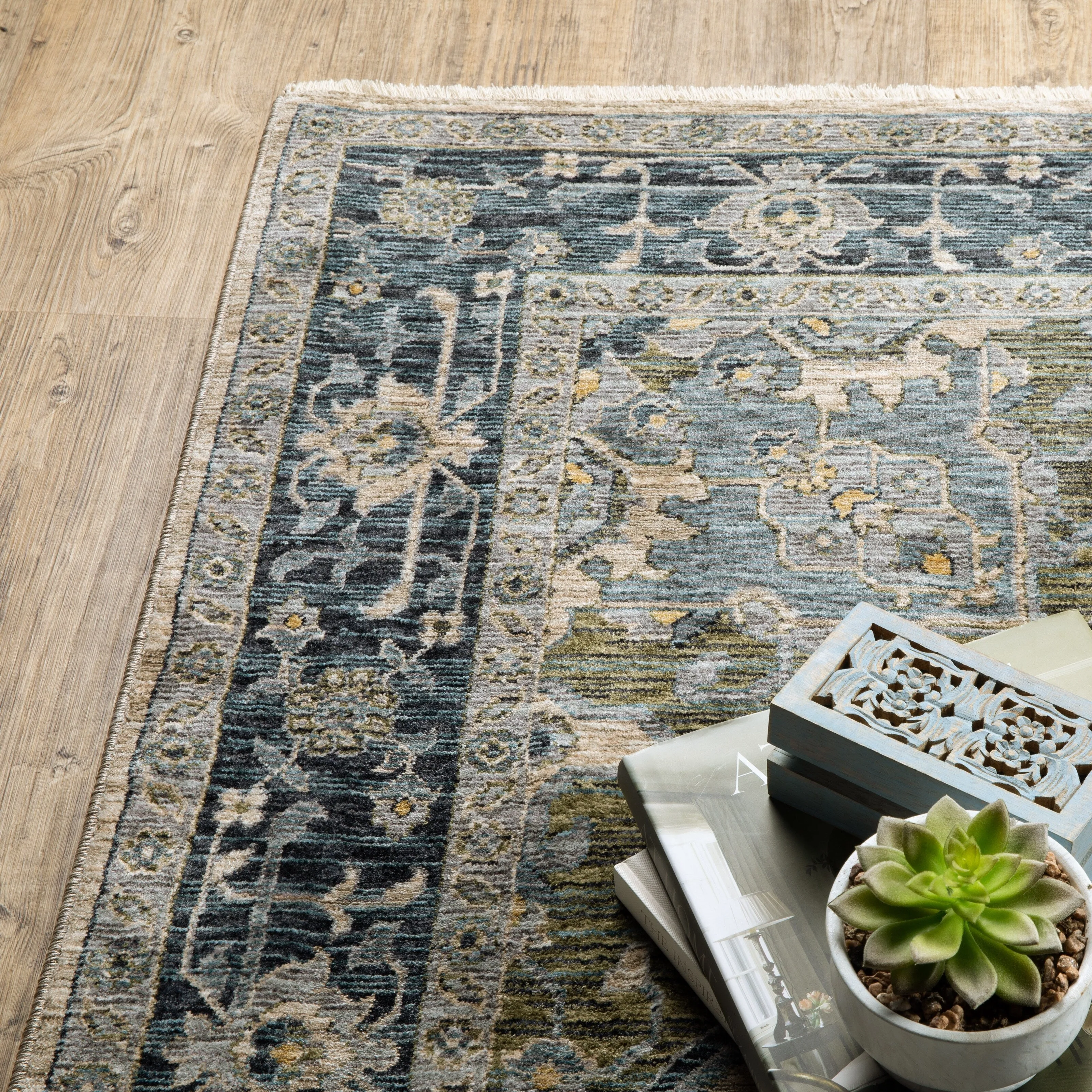 Style Haven Amelie Center Medallion Blue/ Tan Indoor Area Rug