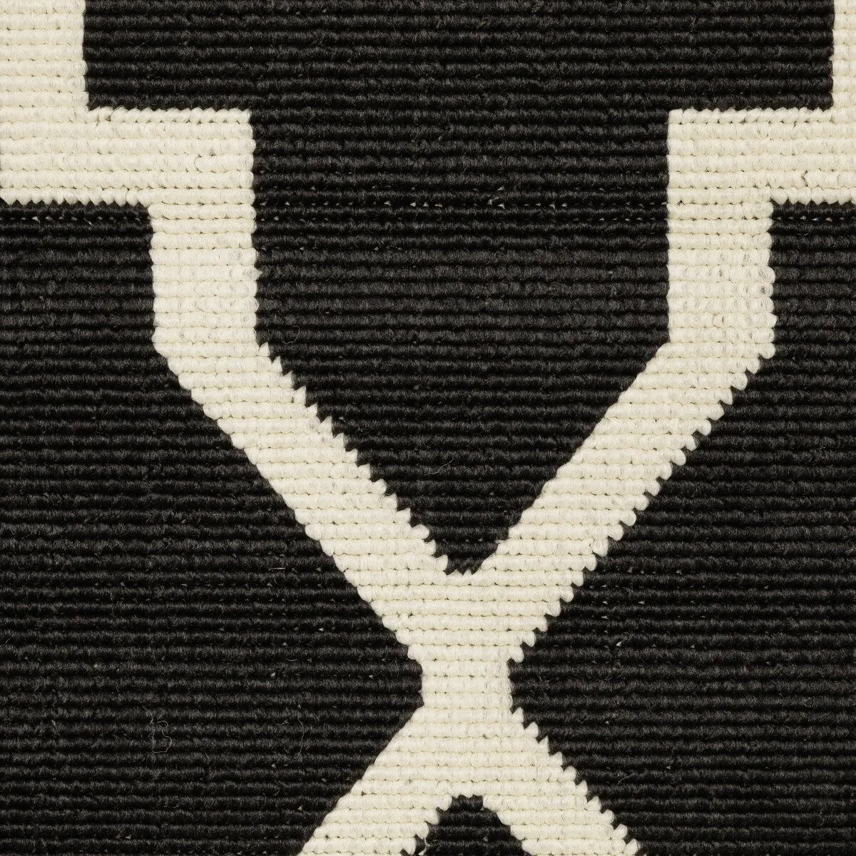 Style Haven Marianna Ornate Lattice Black/ Off-White Loop Pile Indoor Outdoor Area Rug