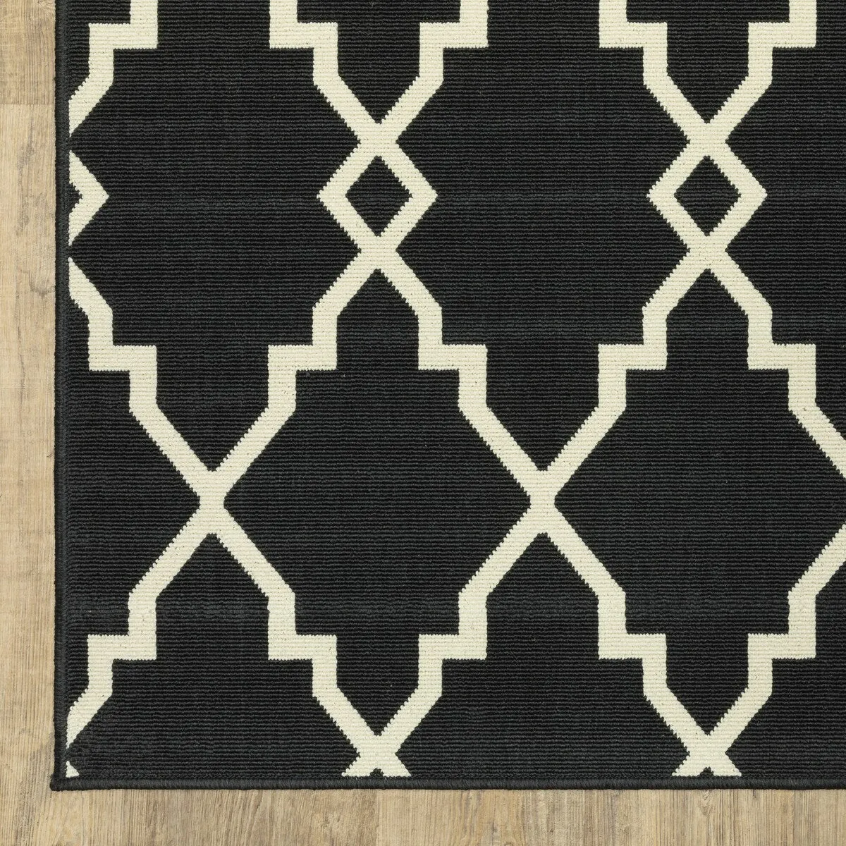Style Haven Marianna Ornate Lattice Black/ Off-White Loop Pile Indoor Outdoor Area Rug