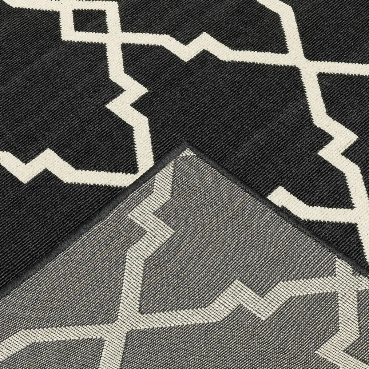 Style Haven Marianna Ornate Lattice Black/ Off-White Loop Pile Indoor Outdoor Area Rug