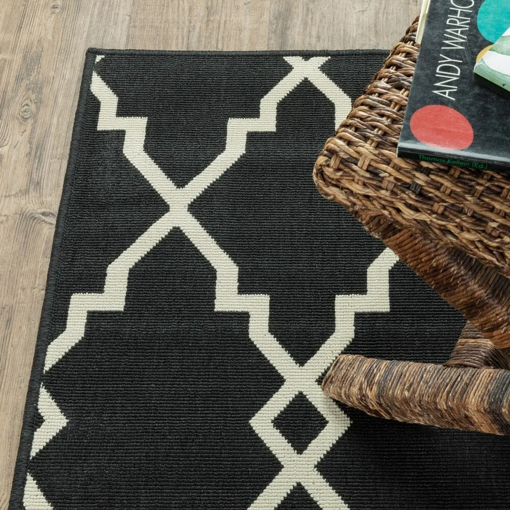 Style Haven Marianna Ornate Lattice Black/ Off-White Loop Pile Indoor Outdoor Area Rug