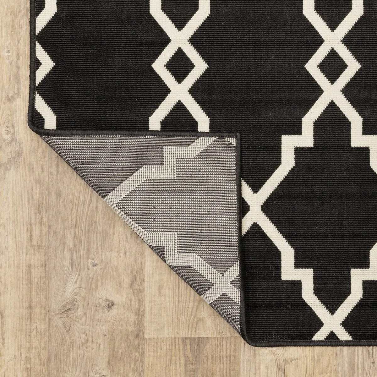 Style Haven Marianna Ornate Lattice Black/ Off-White Loop Pile Indoor Outdoor Area Rug