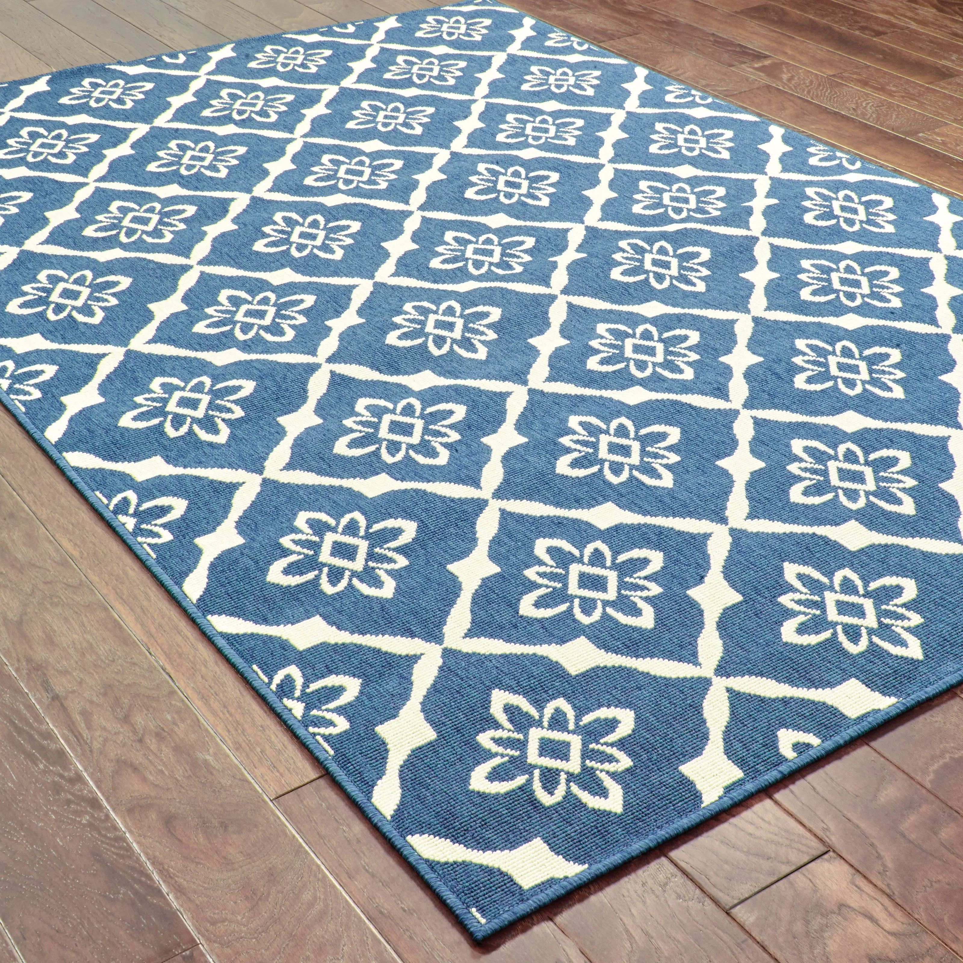 Style Haven Martinique Floral Lattice Indoor Outdoor Navy/Off-White Area Rug