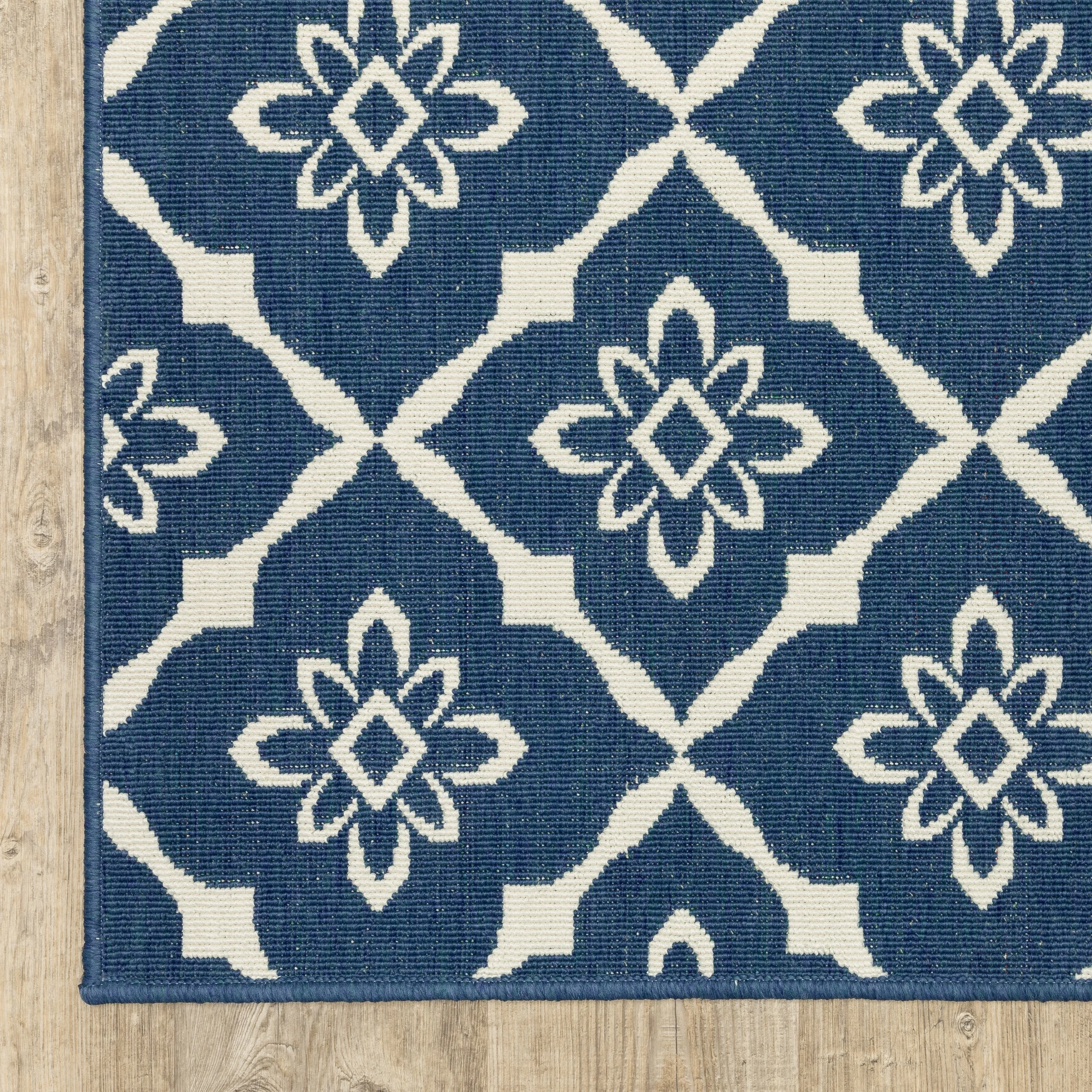 Style Haven Martinique Floral Lattice Indoor Outdoor Navy/Off-White Area Rug