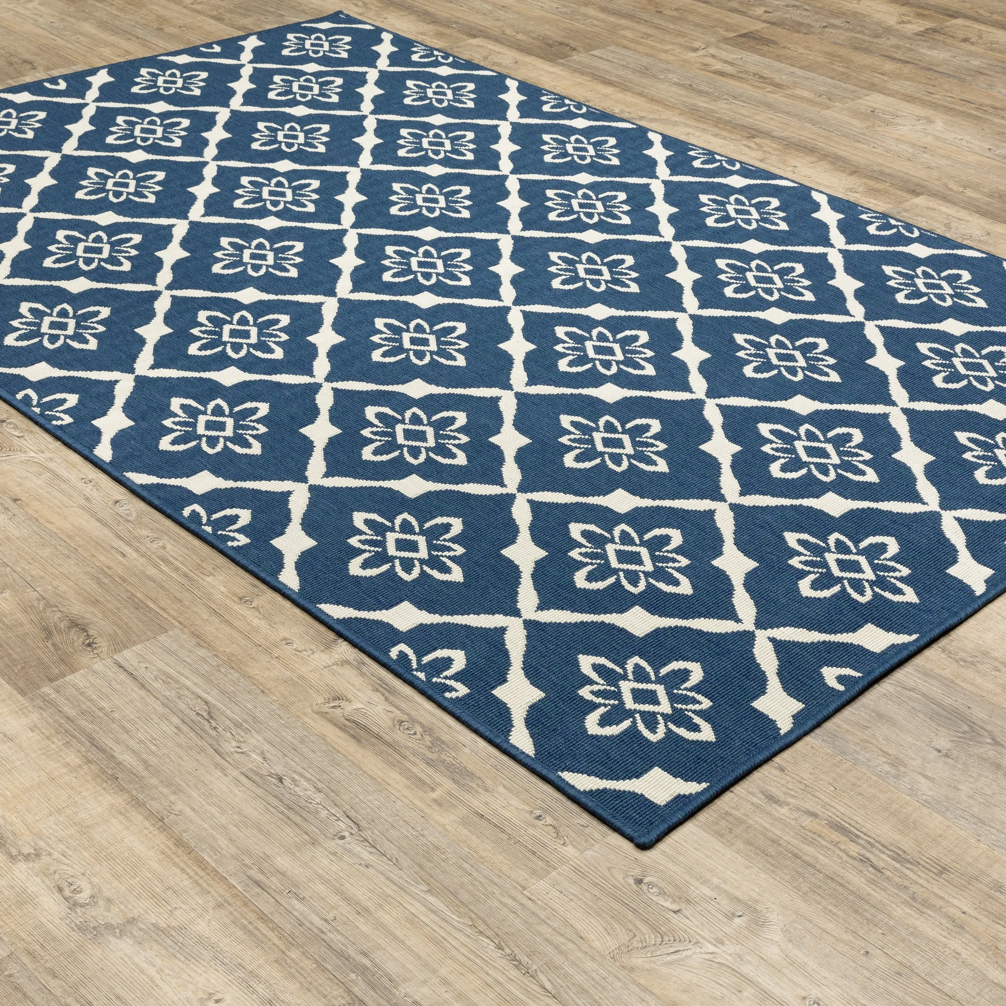 Style Haven Martinique Floral Lattice Indoor Outdoor Navy/Off-White Area Rug