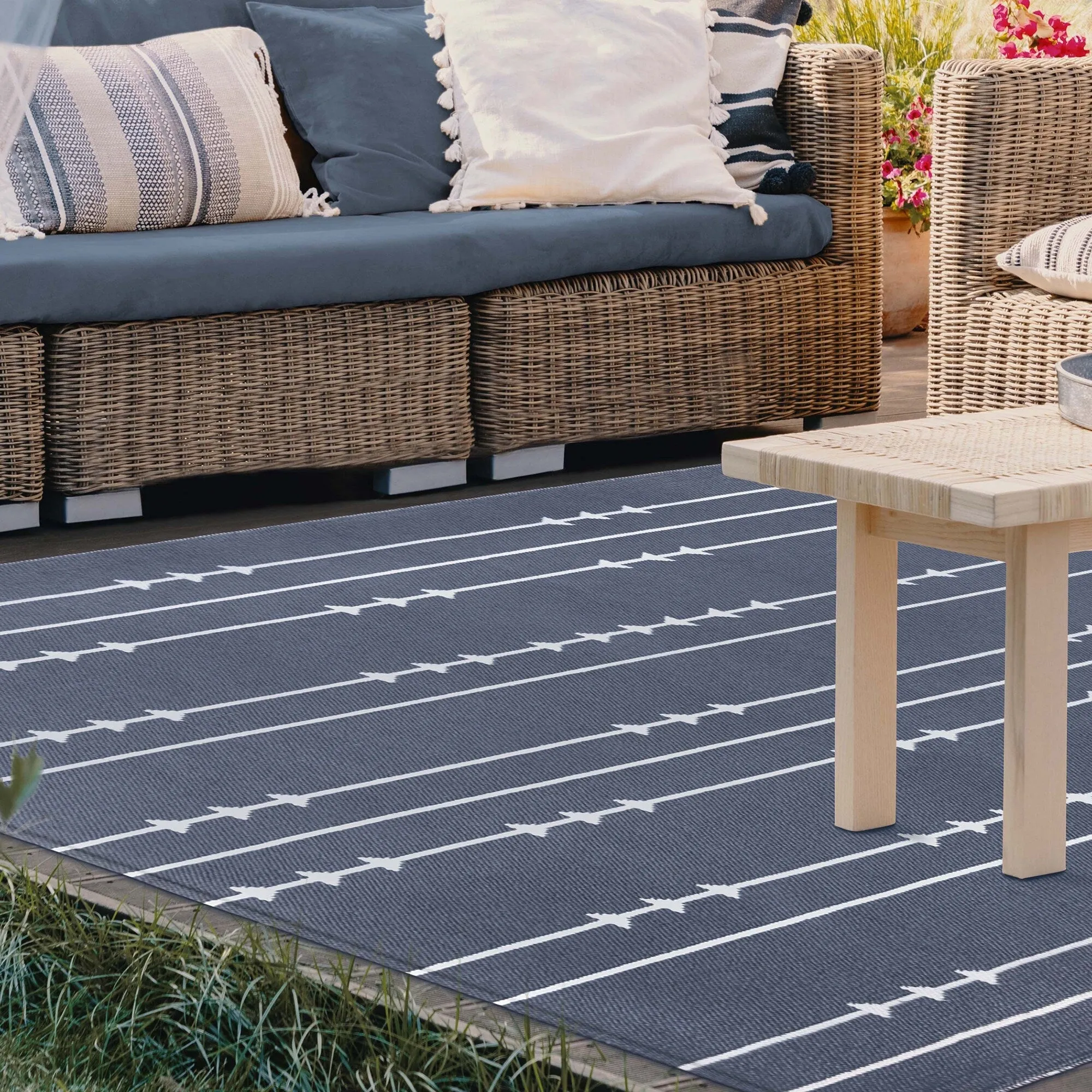 Superior Minimalist Bohemian Arrow Indoor Outdoor Area Rug