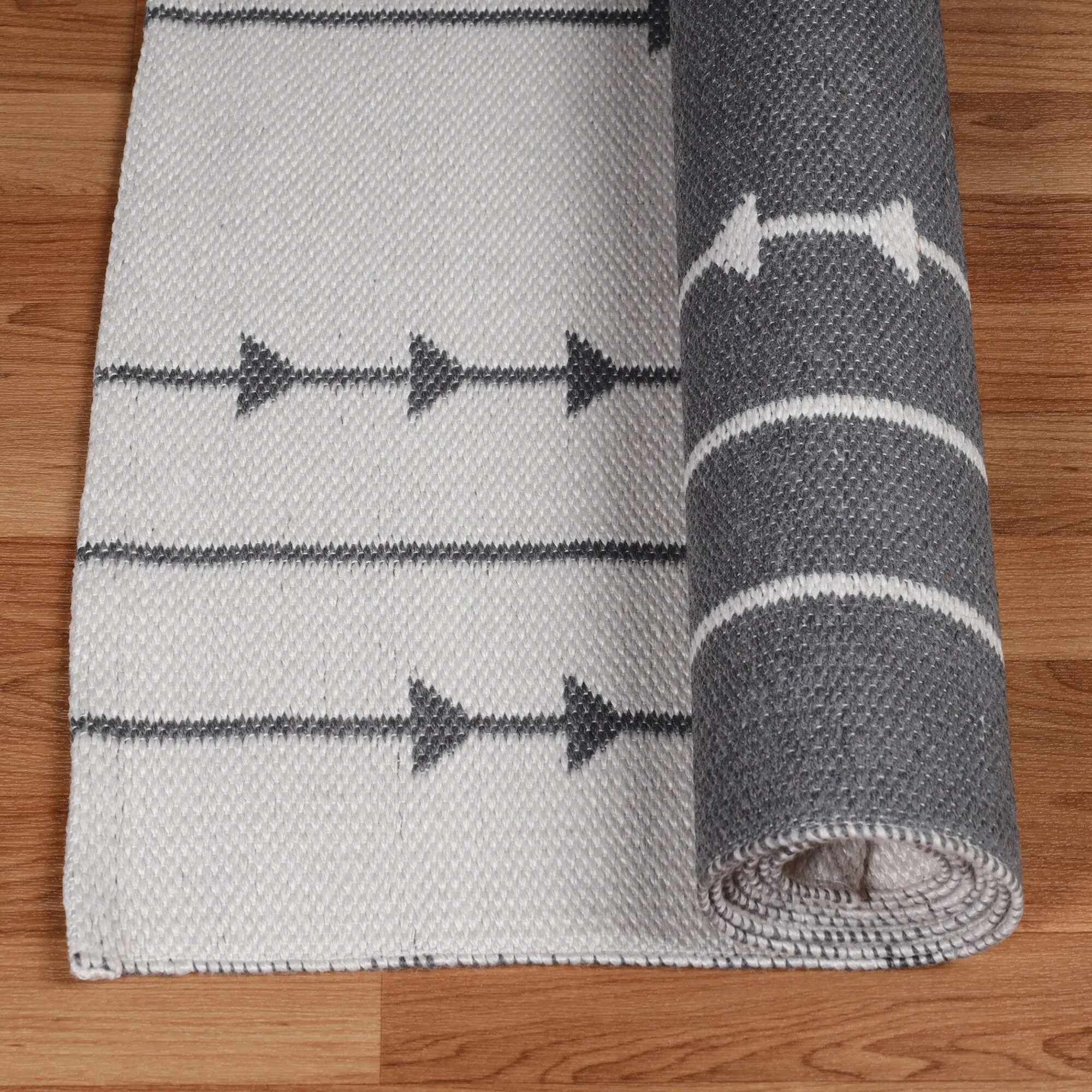 Superior Minimalist Bohemian Arrow Indoor Outdoor Area Rug