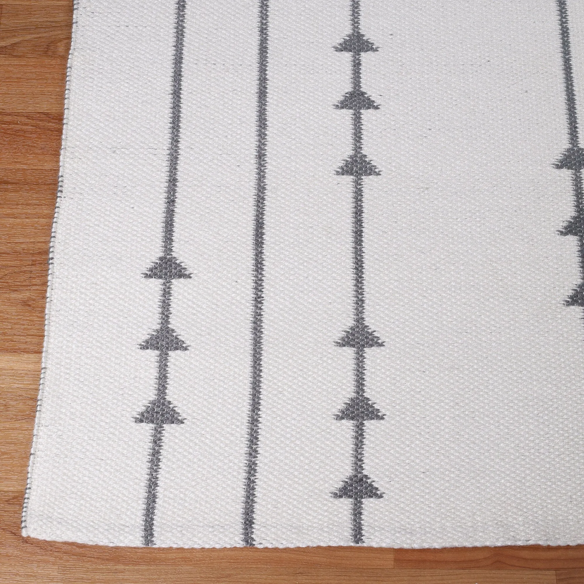 Superior Minimalist Bohemian Arrow Indoor Outdoor Area Rug